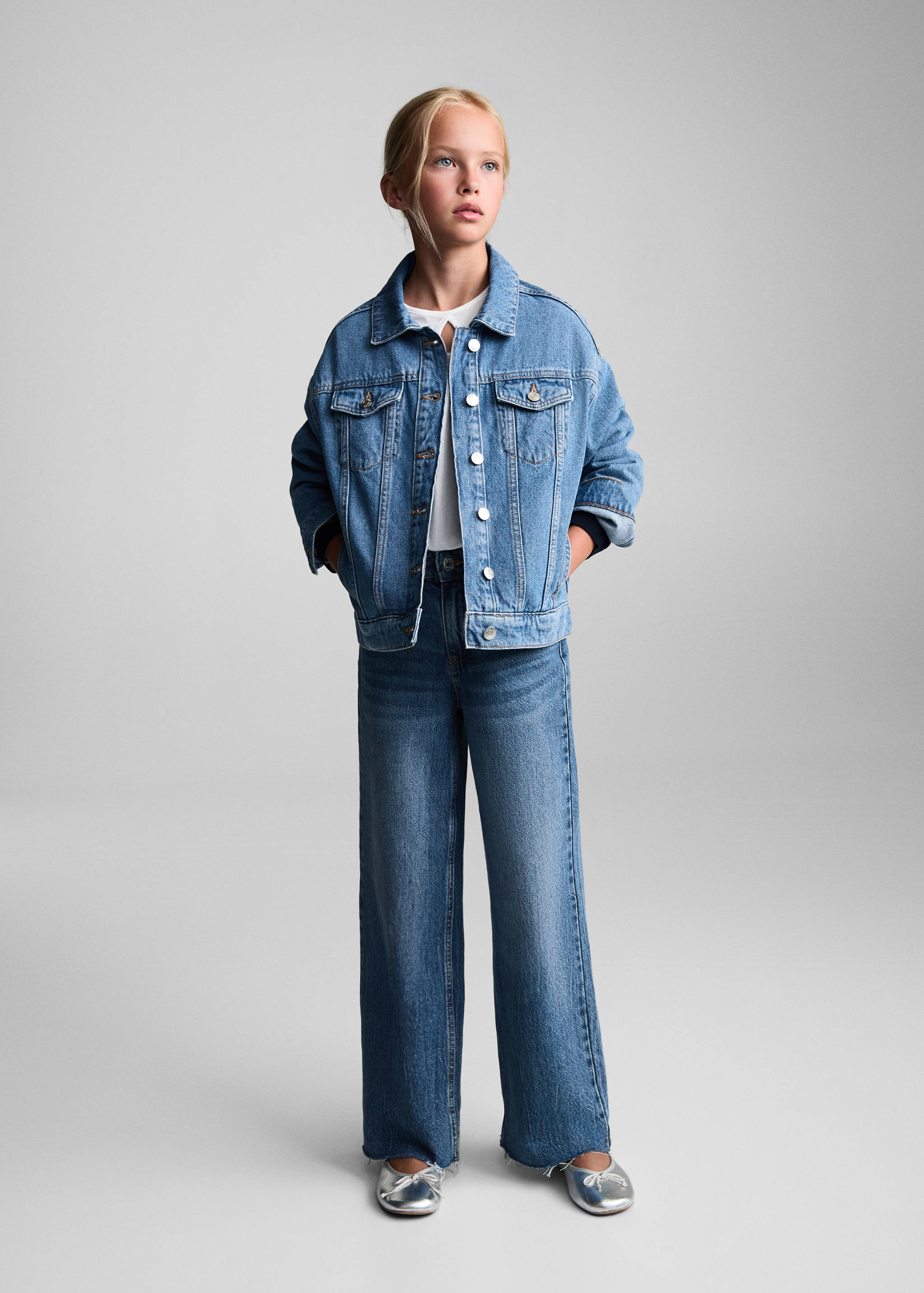 Wideleg jeans met gerafelde pijpen - Overzichtstekening