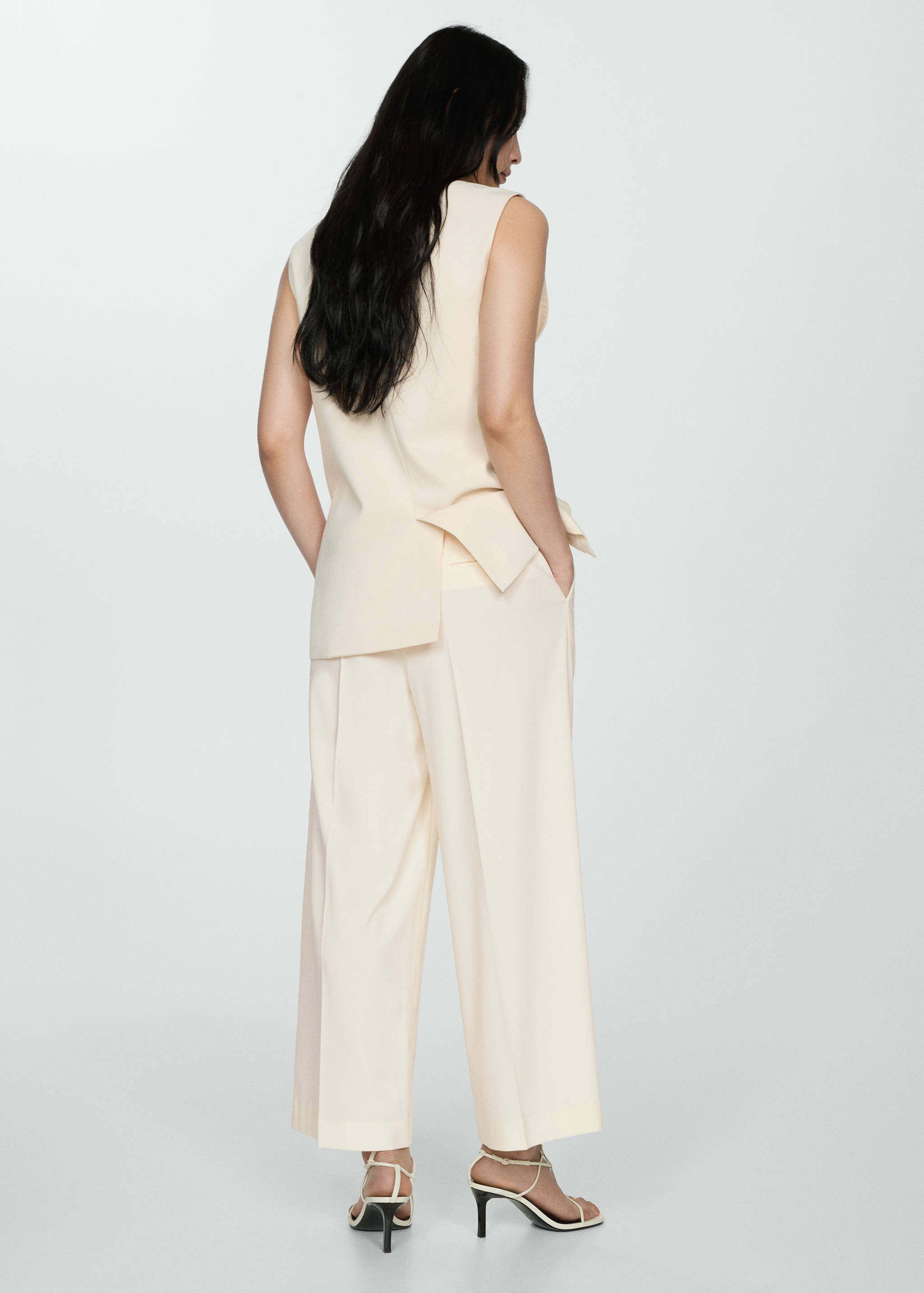 Pleated culottes trousers - Reverse of the article