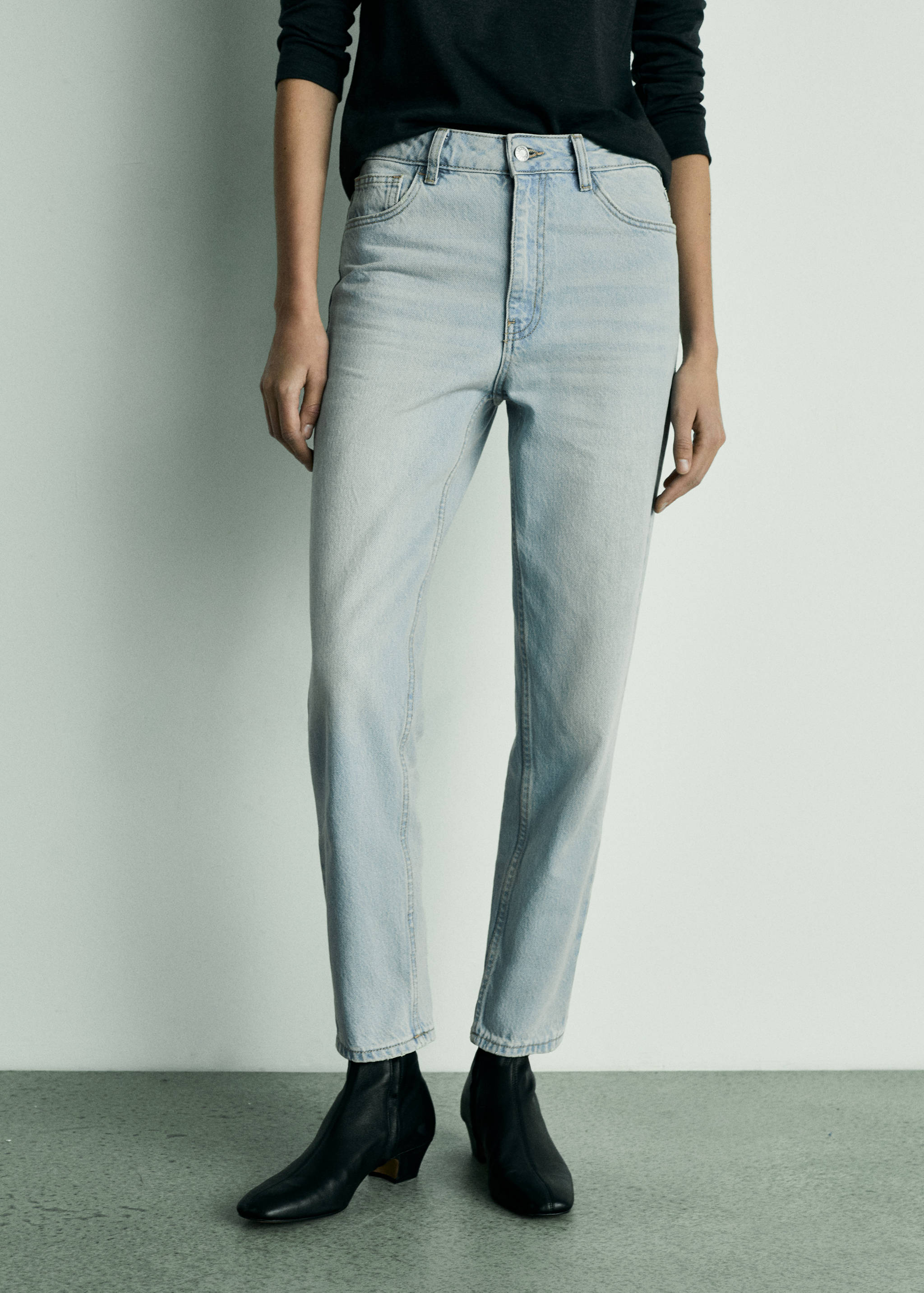 Jeans Mom2000 mom tiro alto - Plano medio