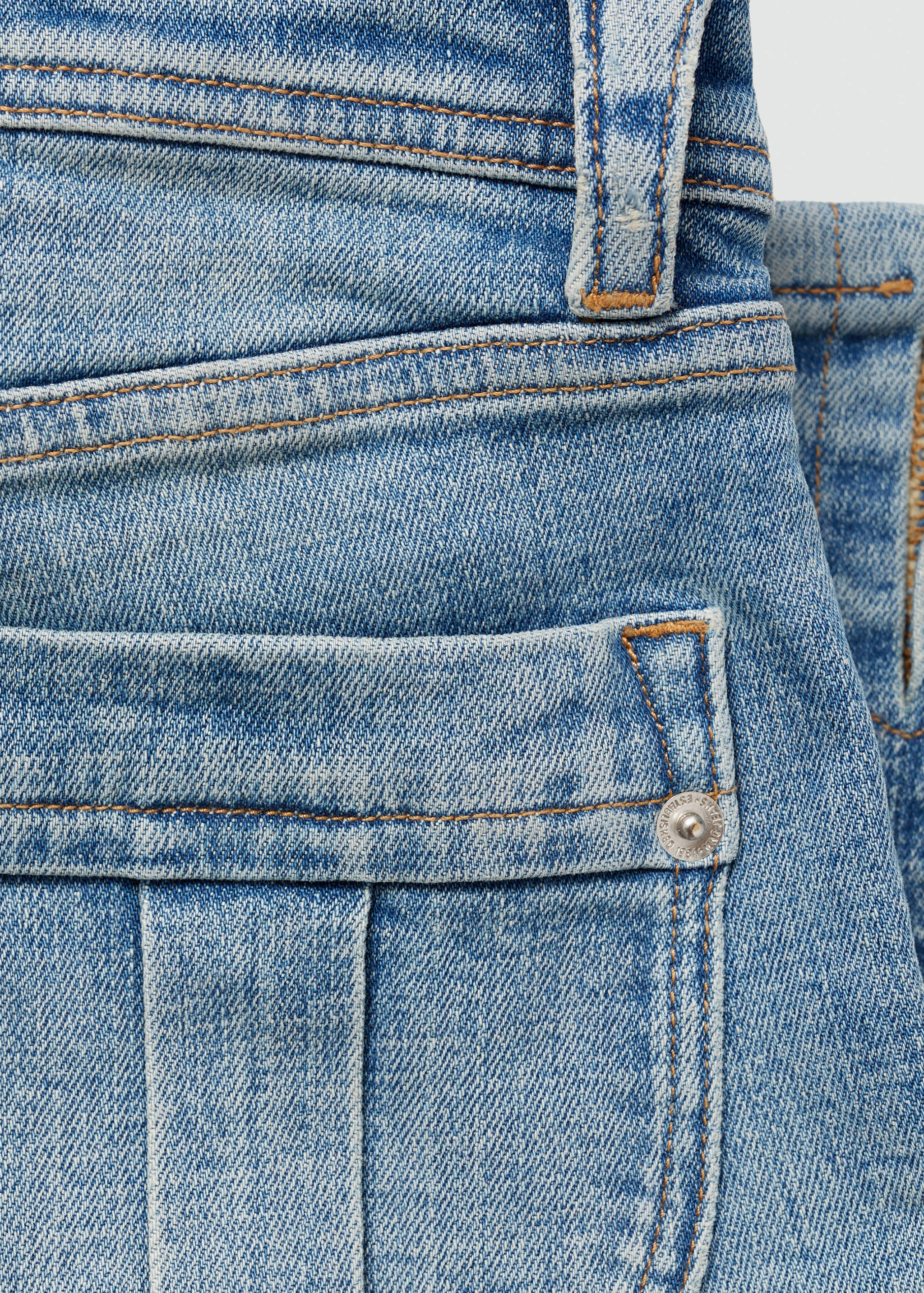 Capri jeans with pockets - Details of the article 0