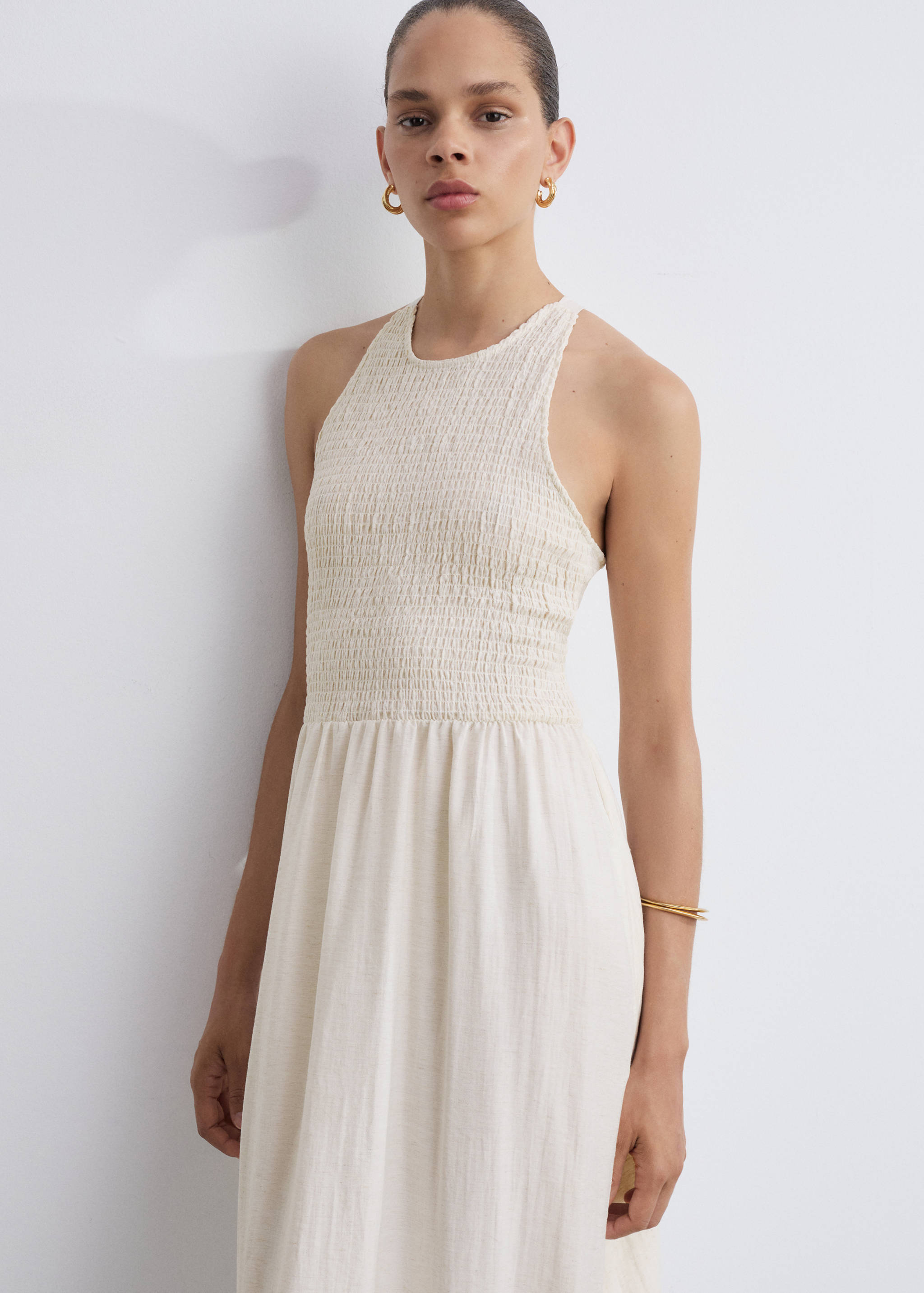 Flared dress with ruffled hem - Medium plane