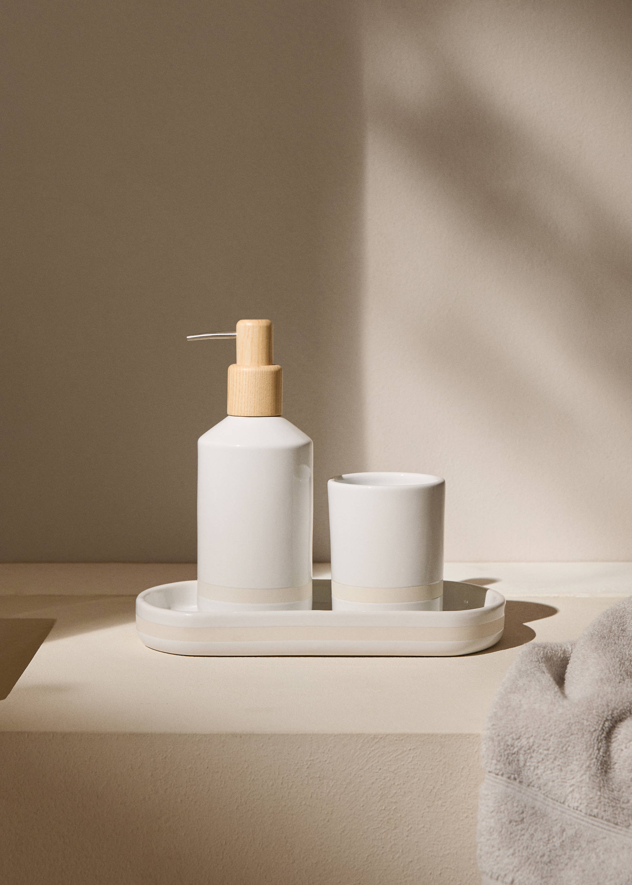 Stoneware bathroom tray - General plane