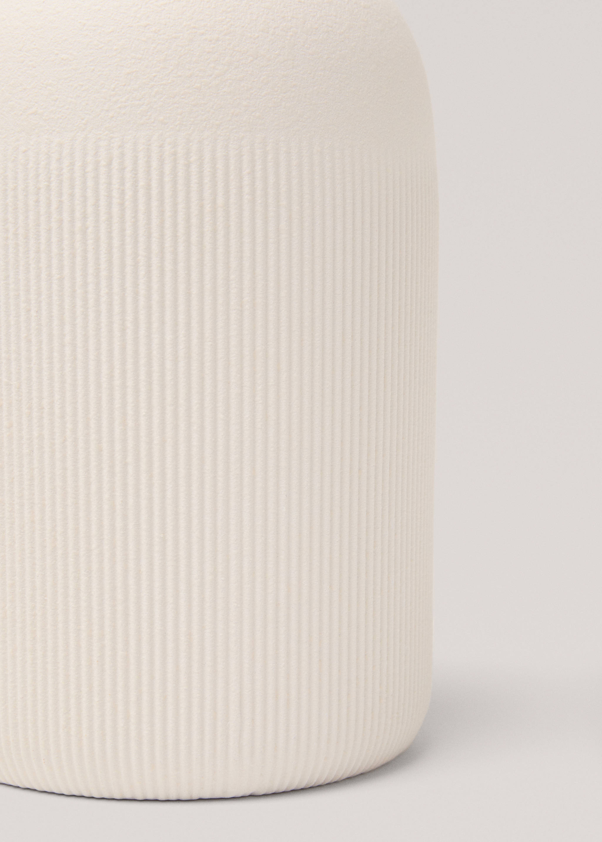 Stoneware vase with stripe relief - Details of the article 2