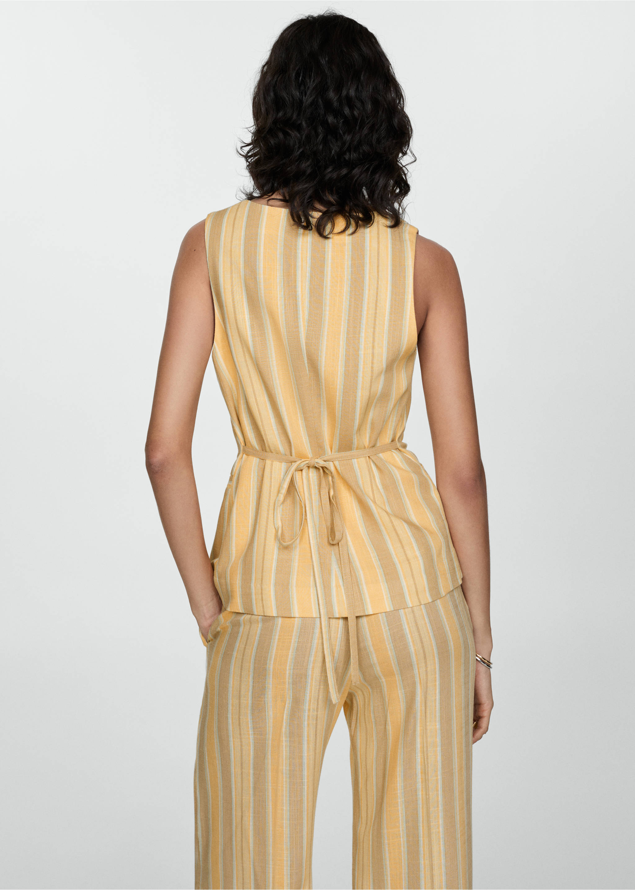 Striped vest with buttons - Reverse of the article, Yellow. Ref: 77043266-00.