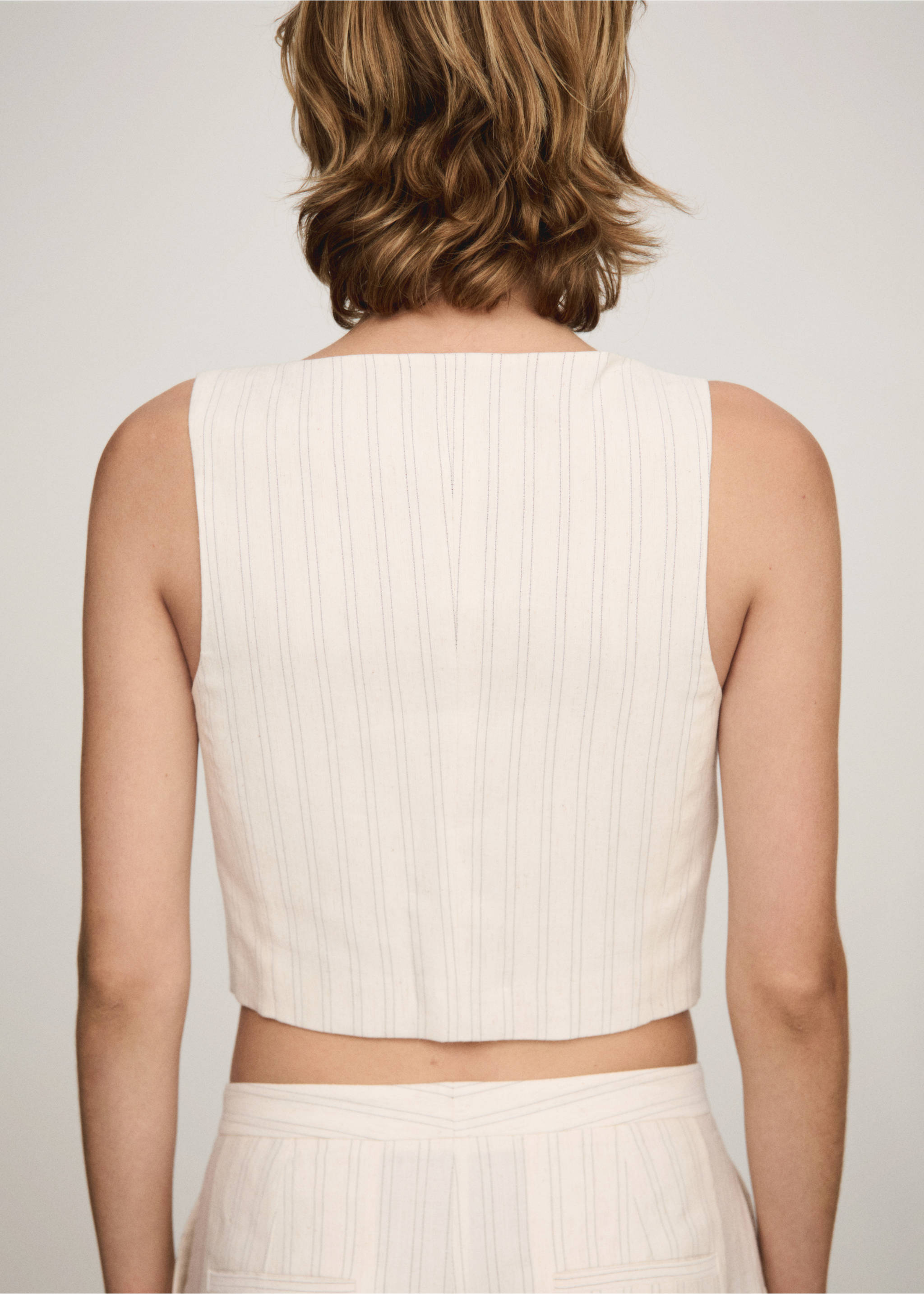 Striped suit vest - Reverse of the article, Ecru. Ref: 77043271-00.