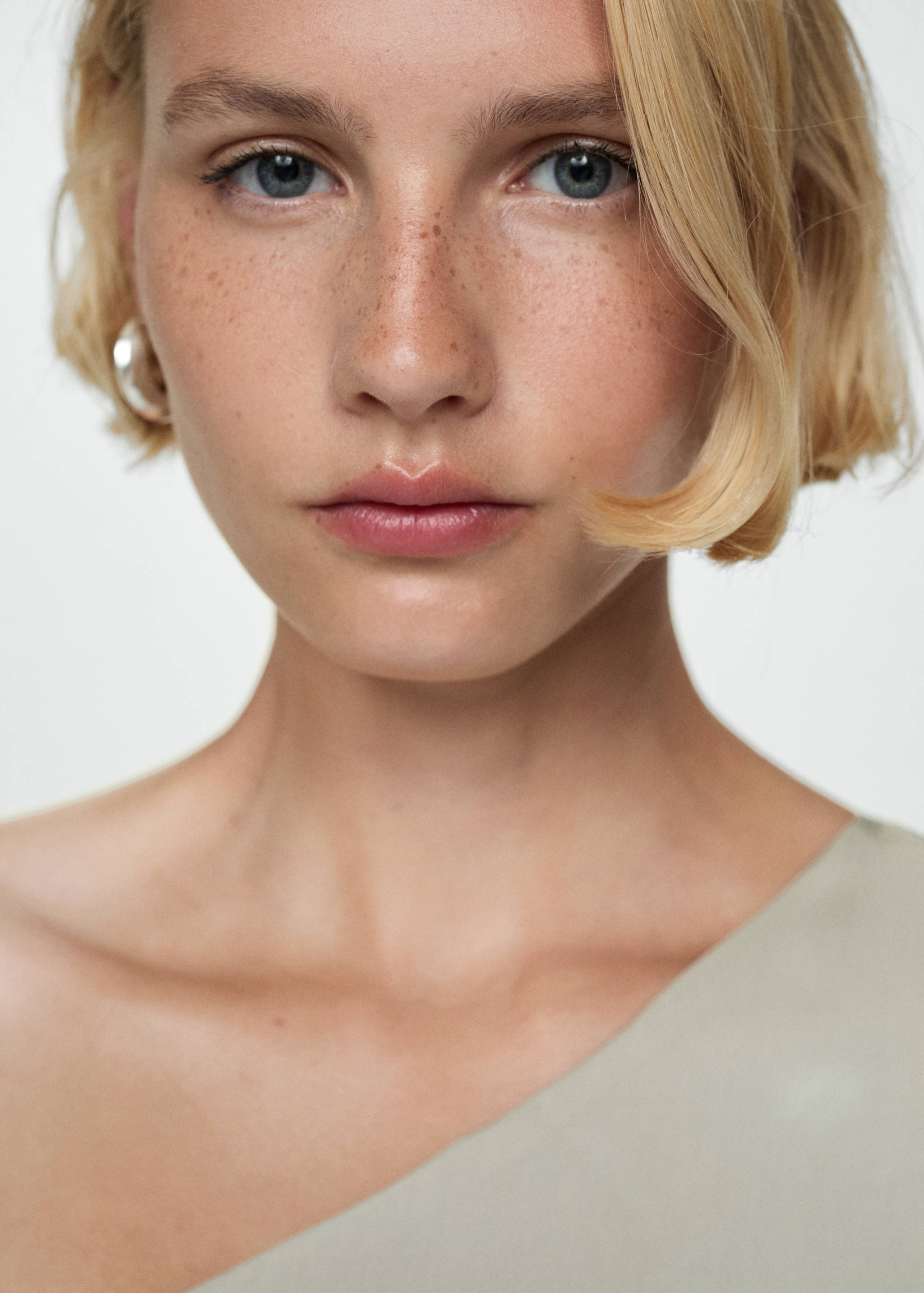 Asymmetrical satin dress - Details of the article 1