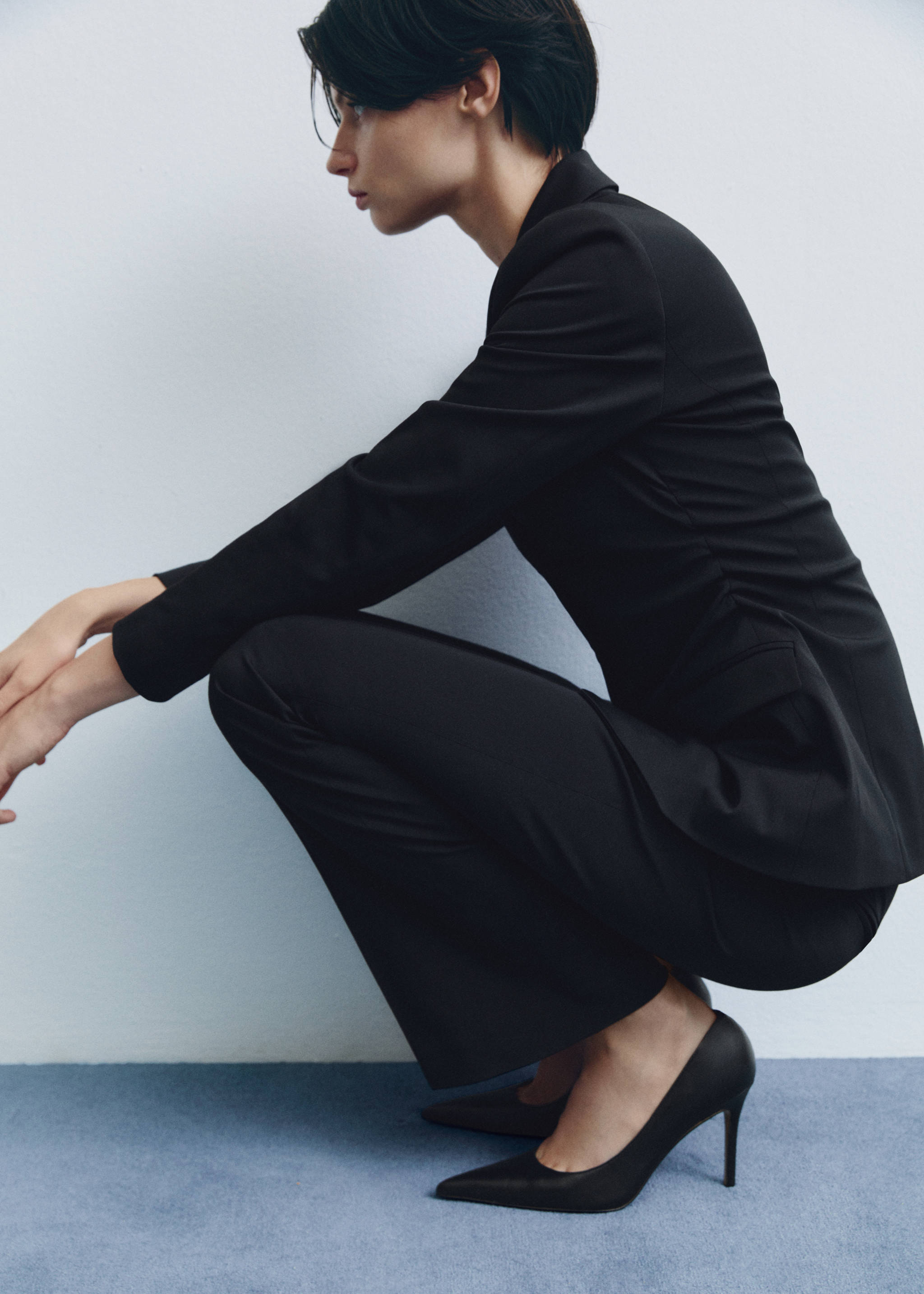 Asymmetrical heeled shoes - General plane