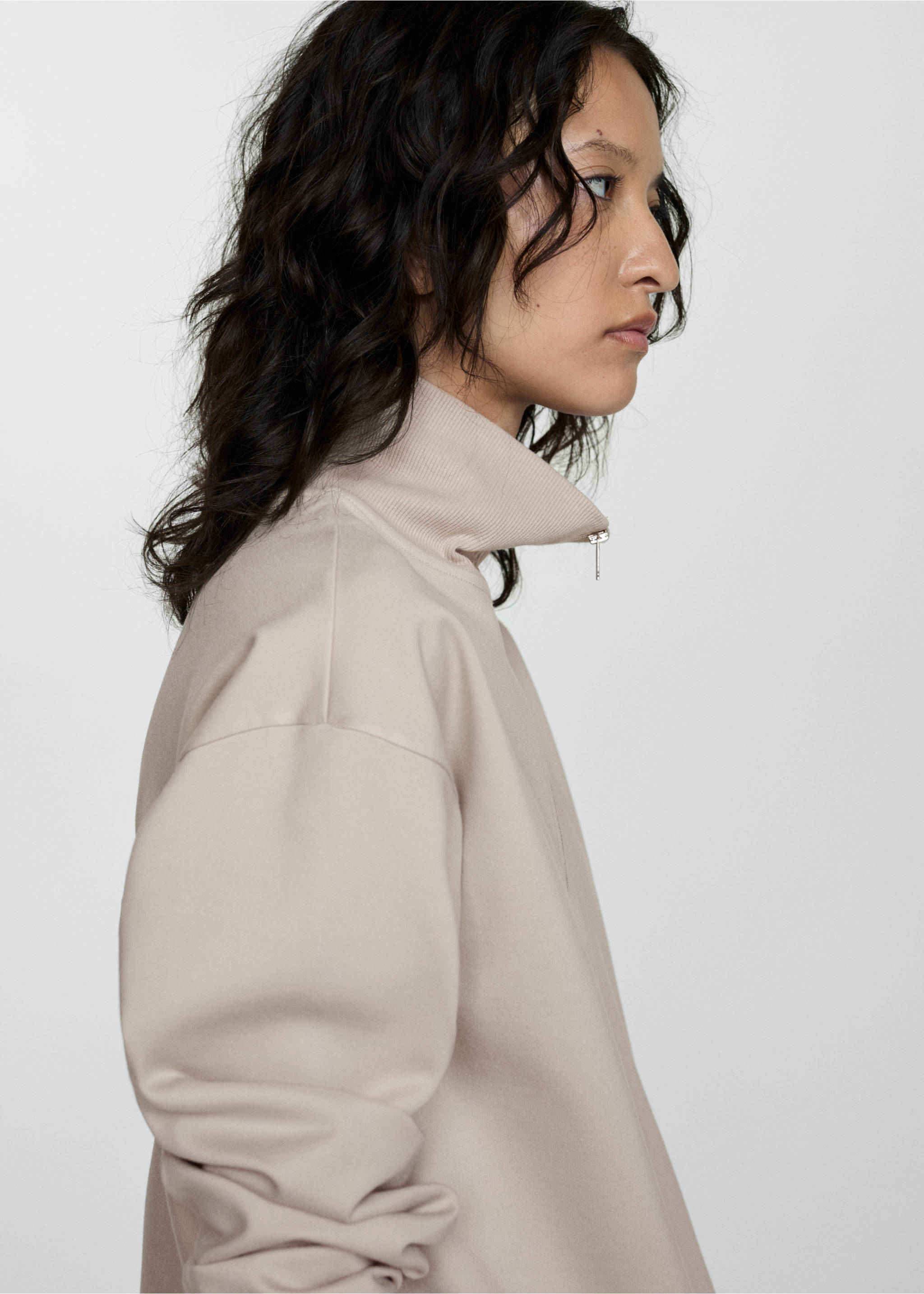 Perkins-neck sweater with zip - Details of the article 1, Light/Pastel Grey. Ref: 77044022-00.