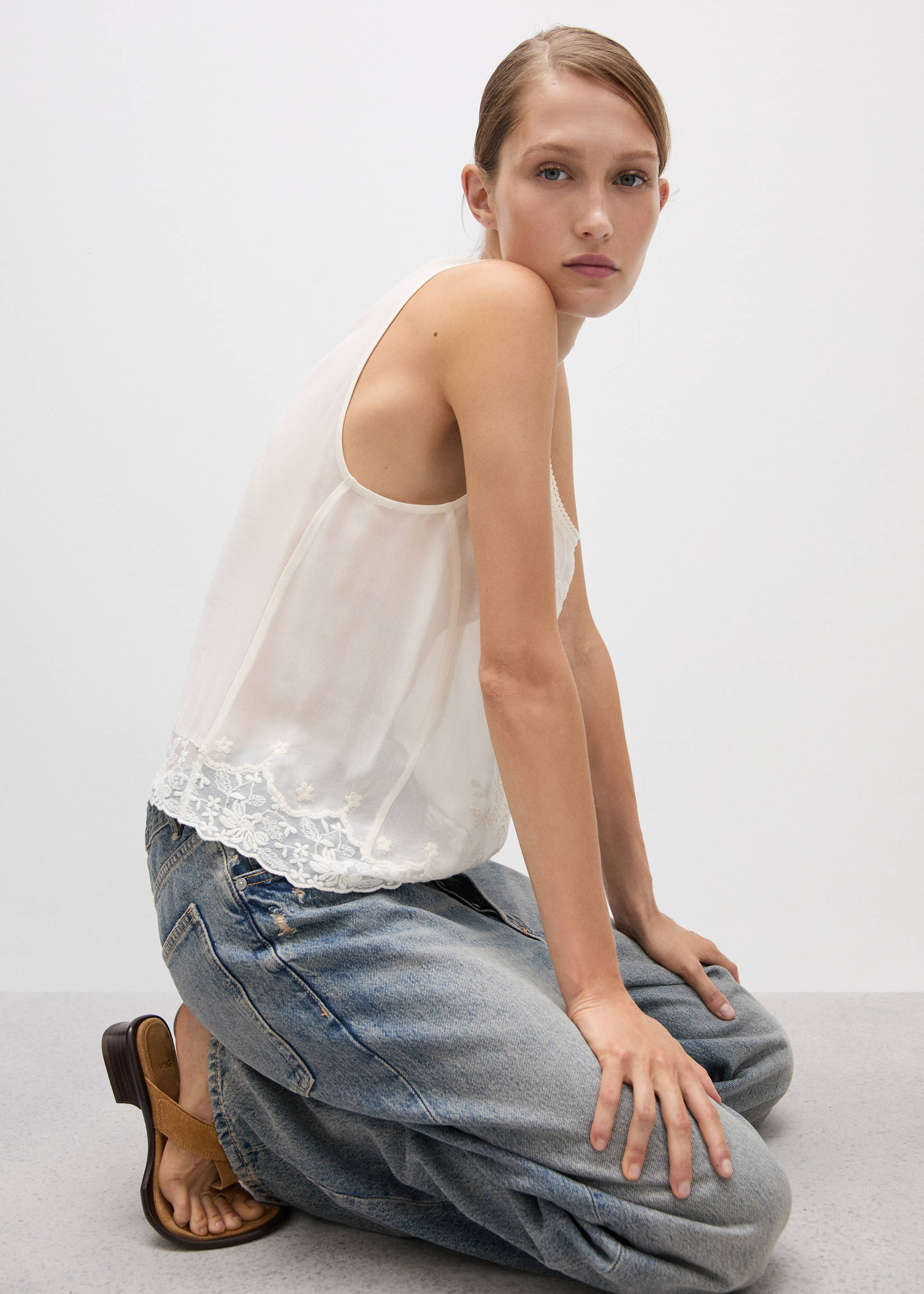 Embroidered strap top - Details of the article 2