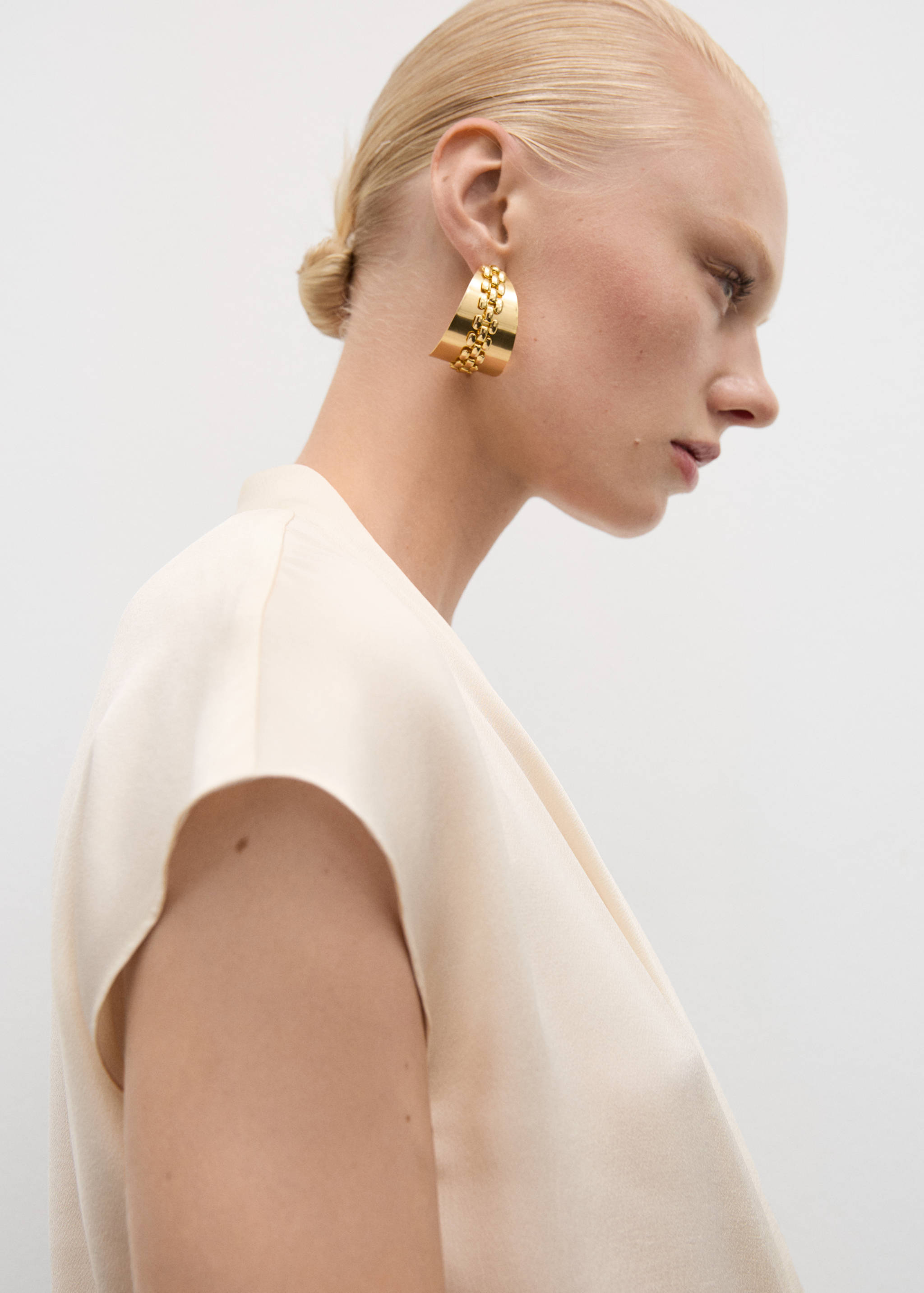 بلوزة كروس بلا أكمام - تفاصيل المنتج 1