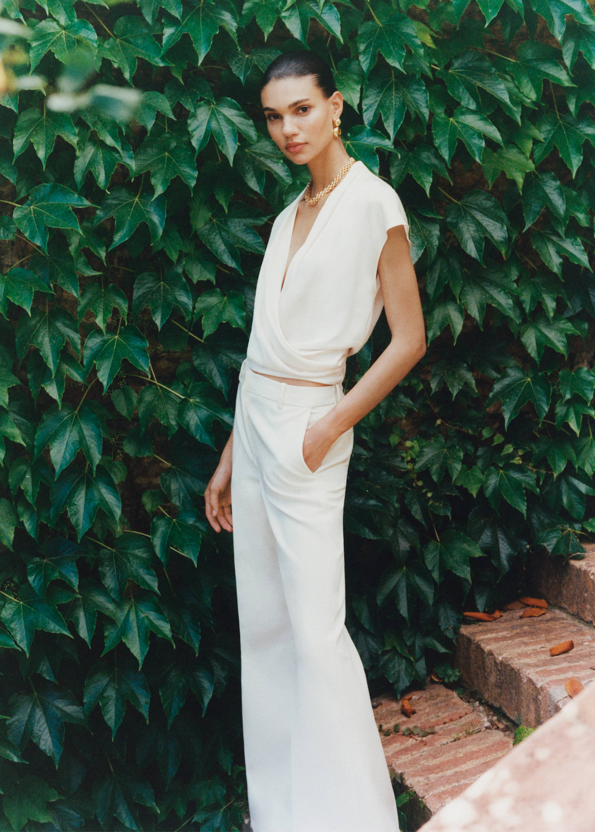 بلوزة كروس بلا أكمام - تفاصيل المنتج 7