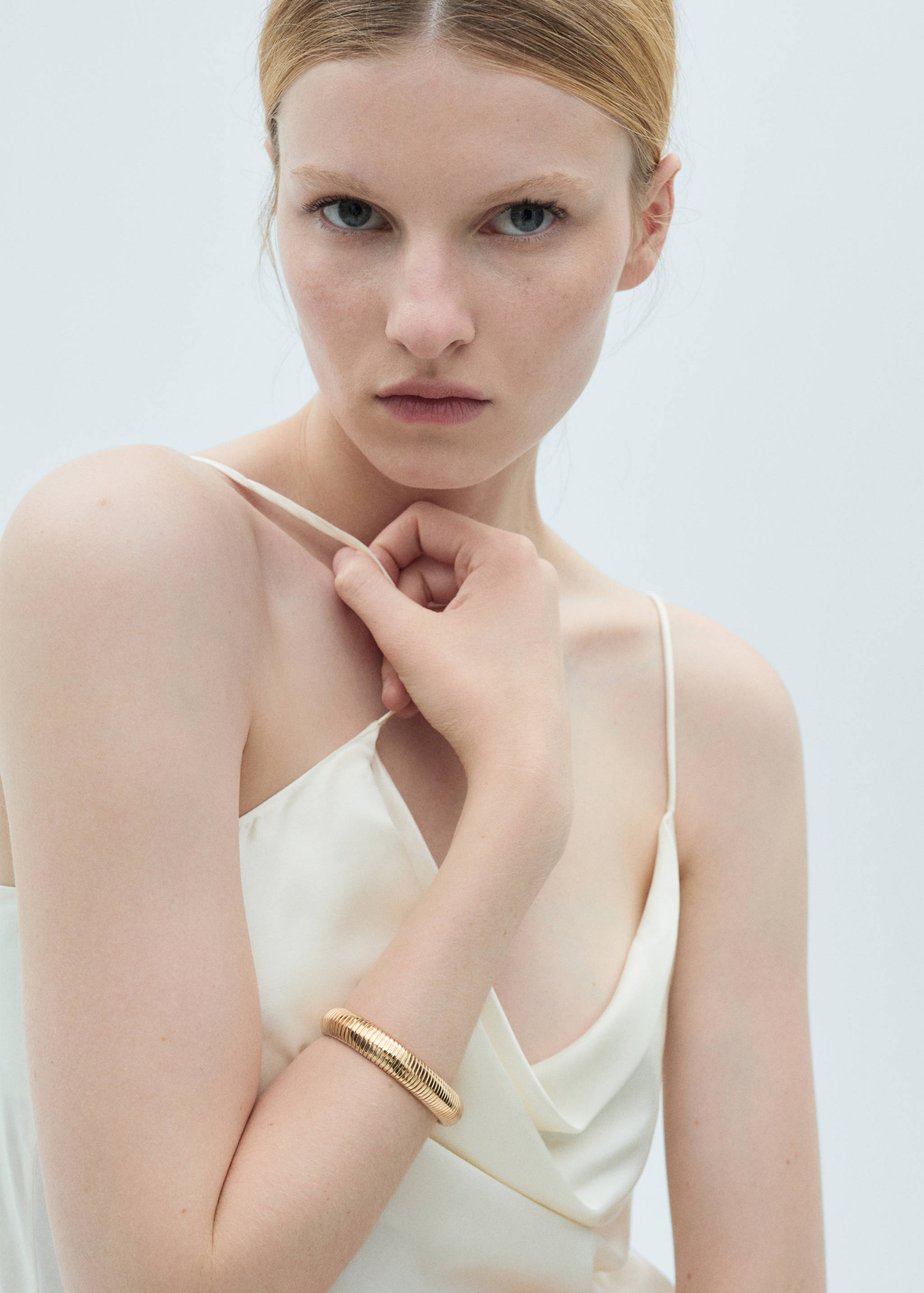 Rigid textured bracelet - General plane