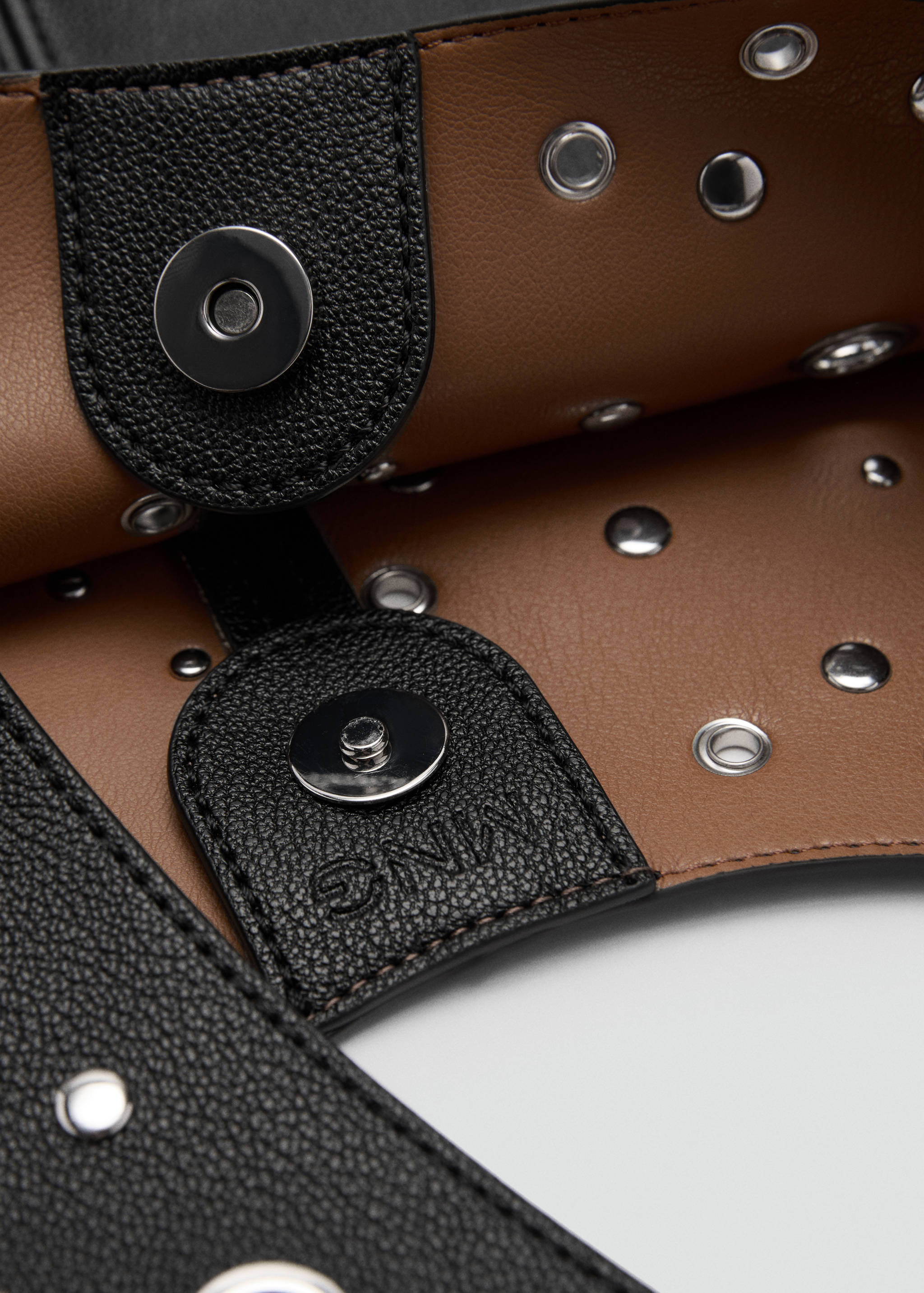 Sac perforé clouté - Détail de l'article 2