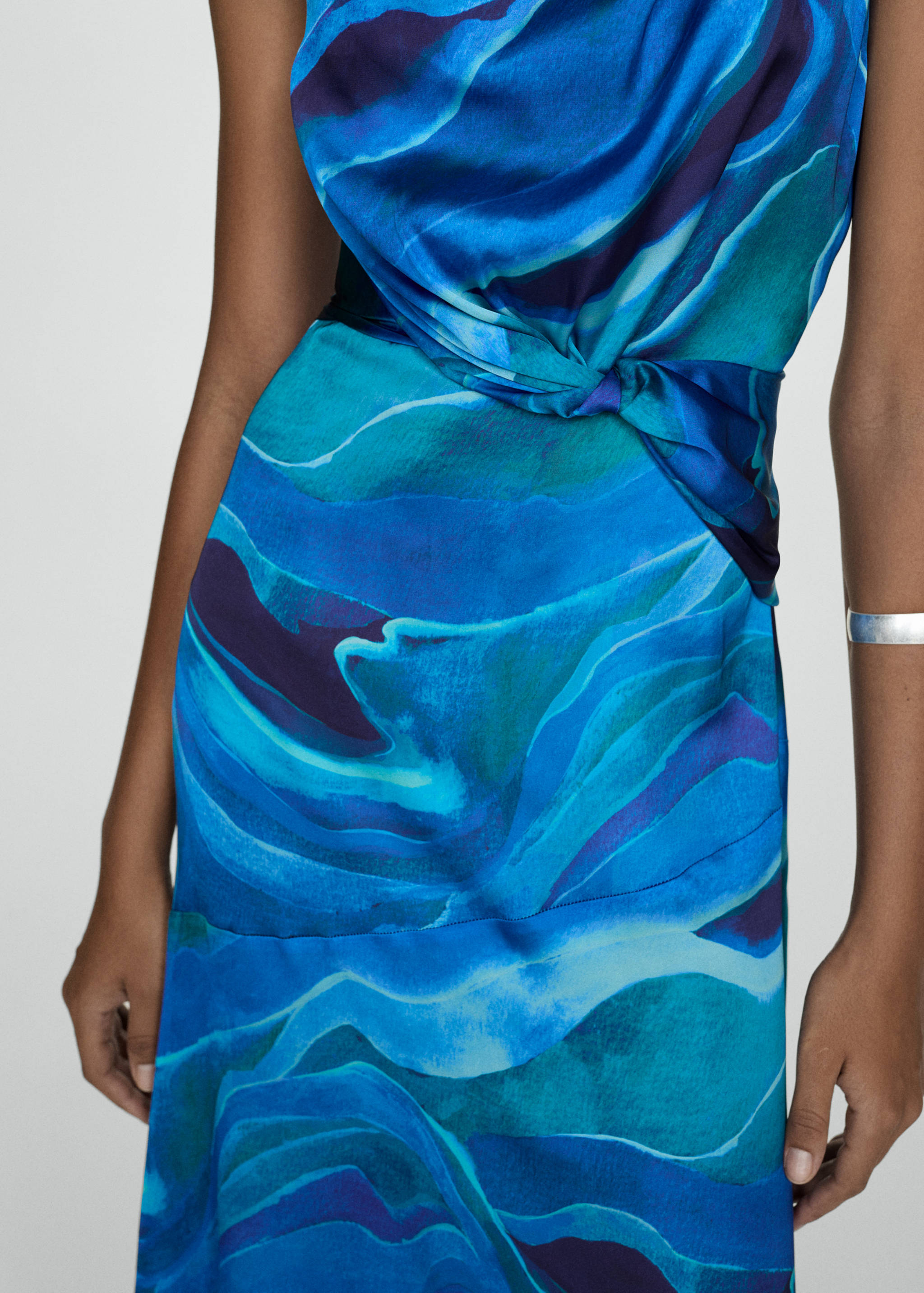 Satin printed dress with draped neck - Details of the article 6