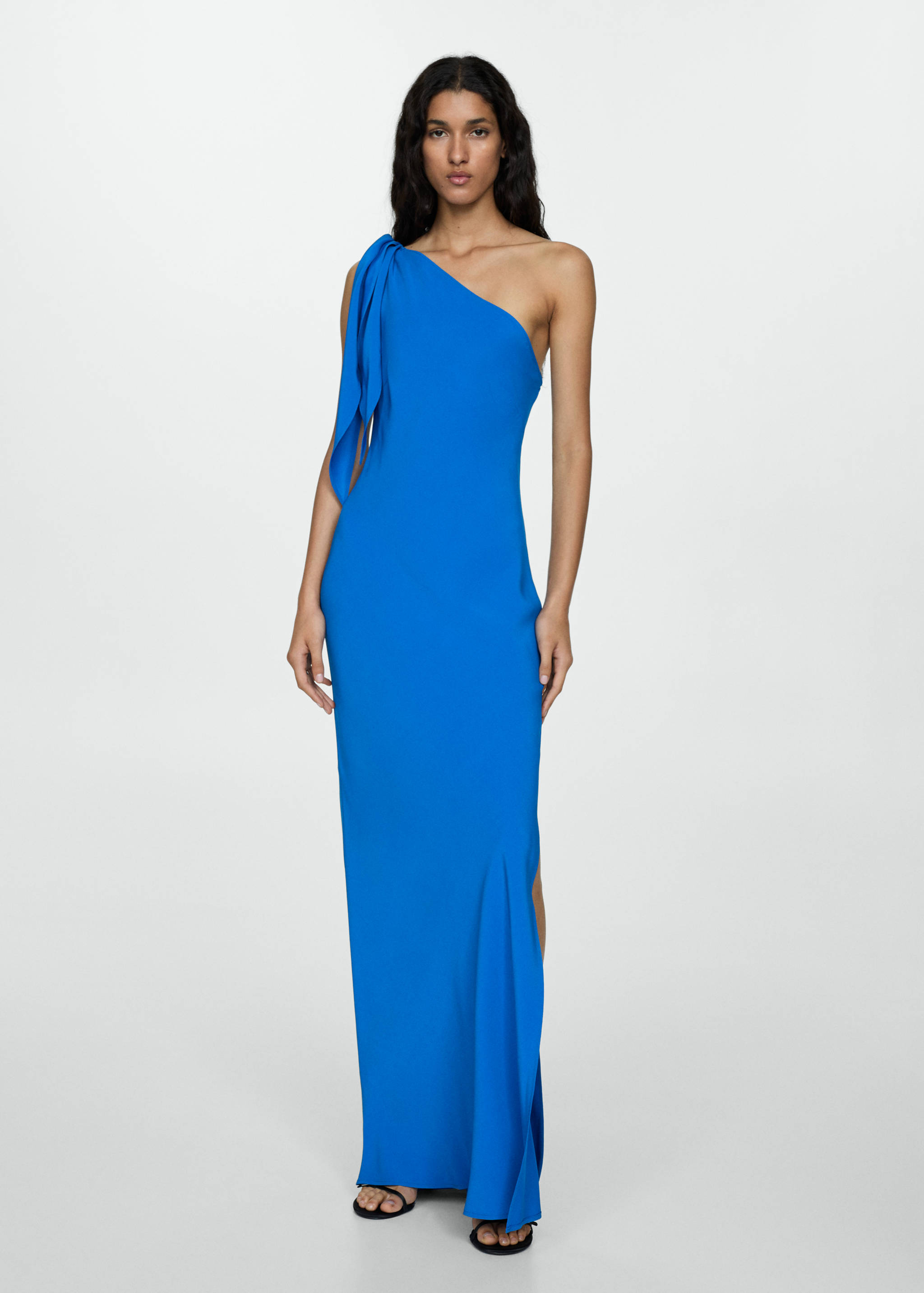 Asymmetrical dress with slit - General plane