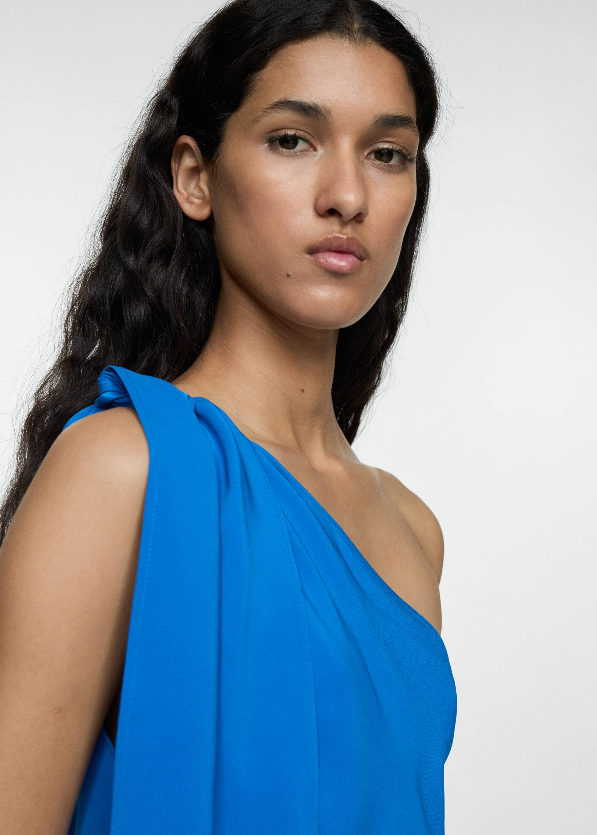 Asymmetrical dress with slit - Details of the article 1