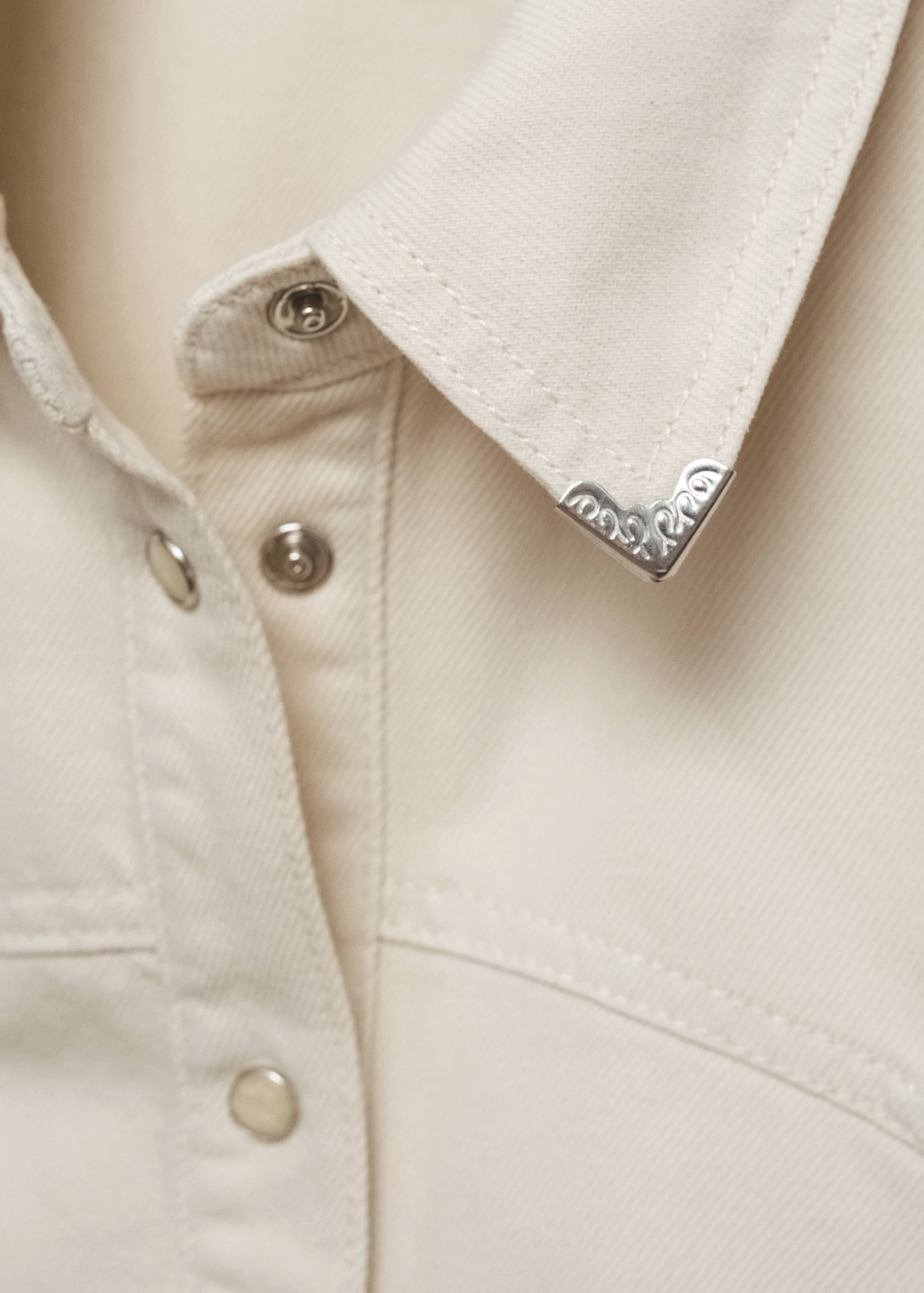 Fitted denim shirt - Details of the article 8