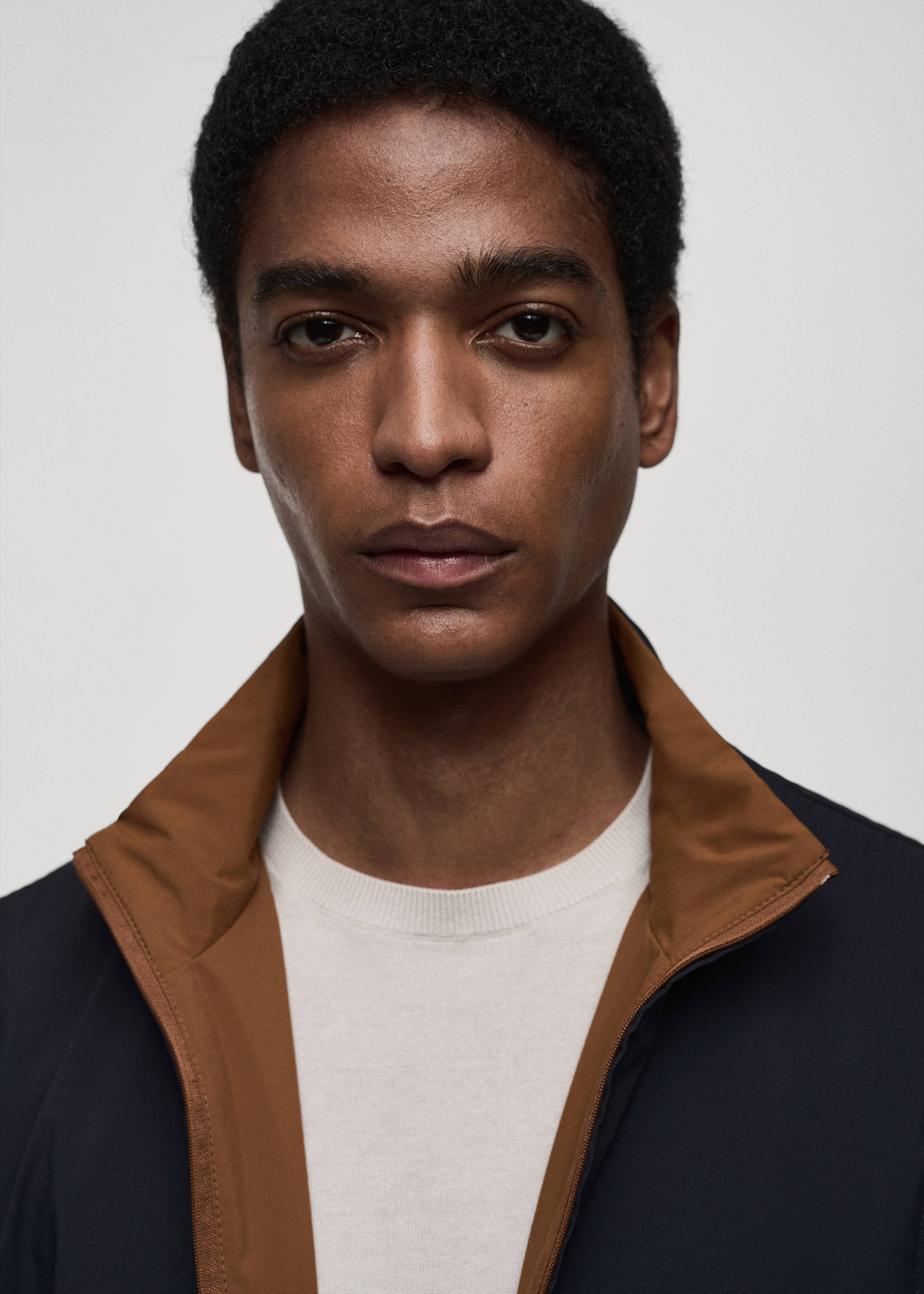 Reversible water-repellent gilet - Details of the article 1