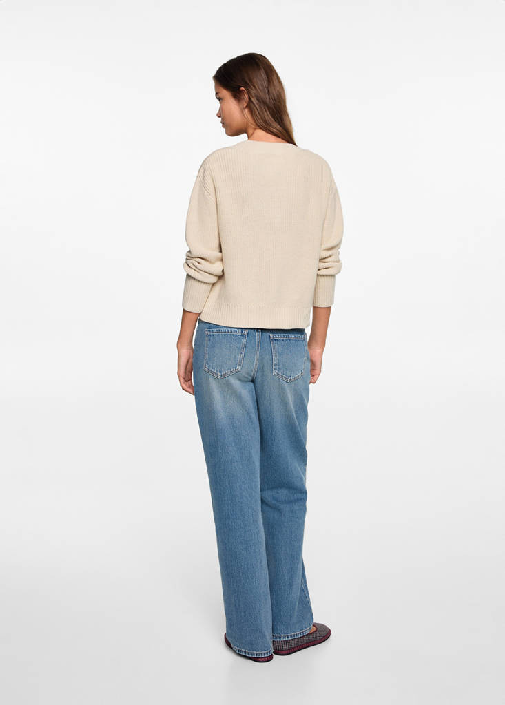 V-neck sweater — Beige
