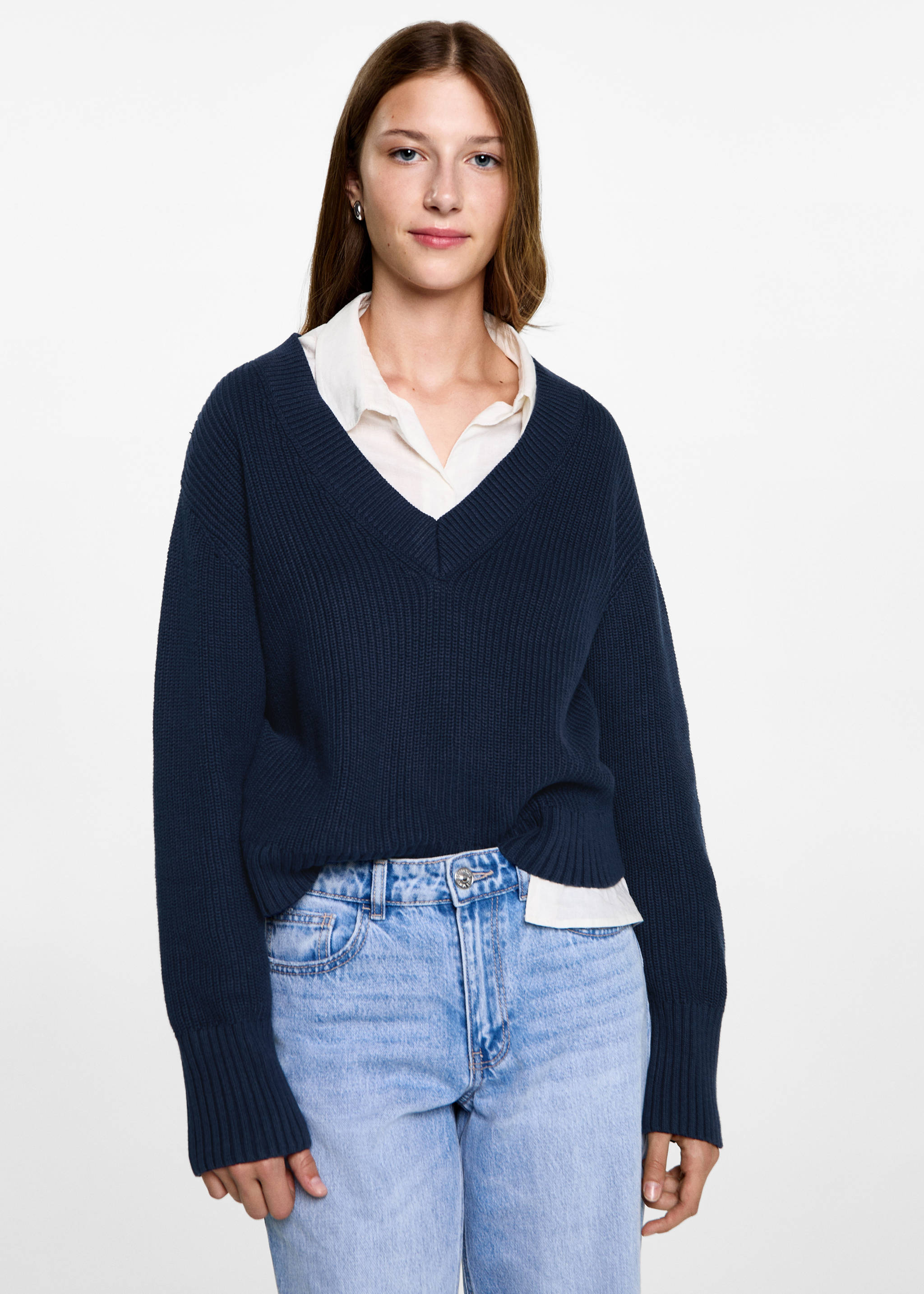 Pull-over à col en V - Plan moyen