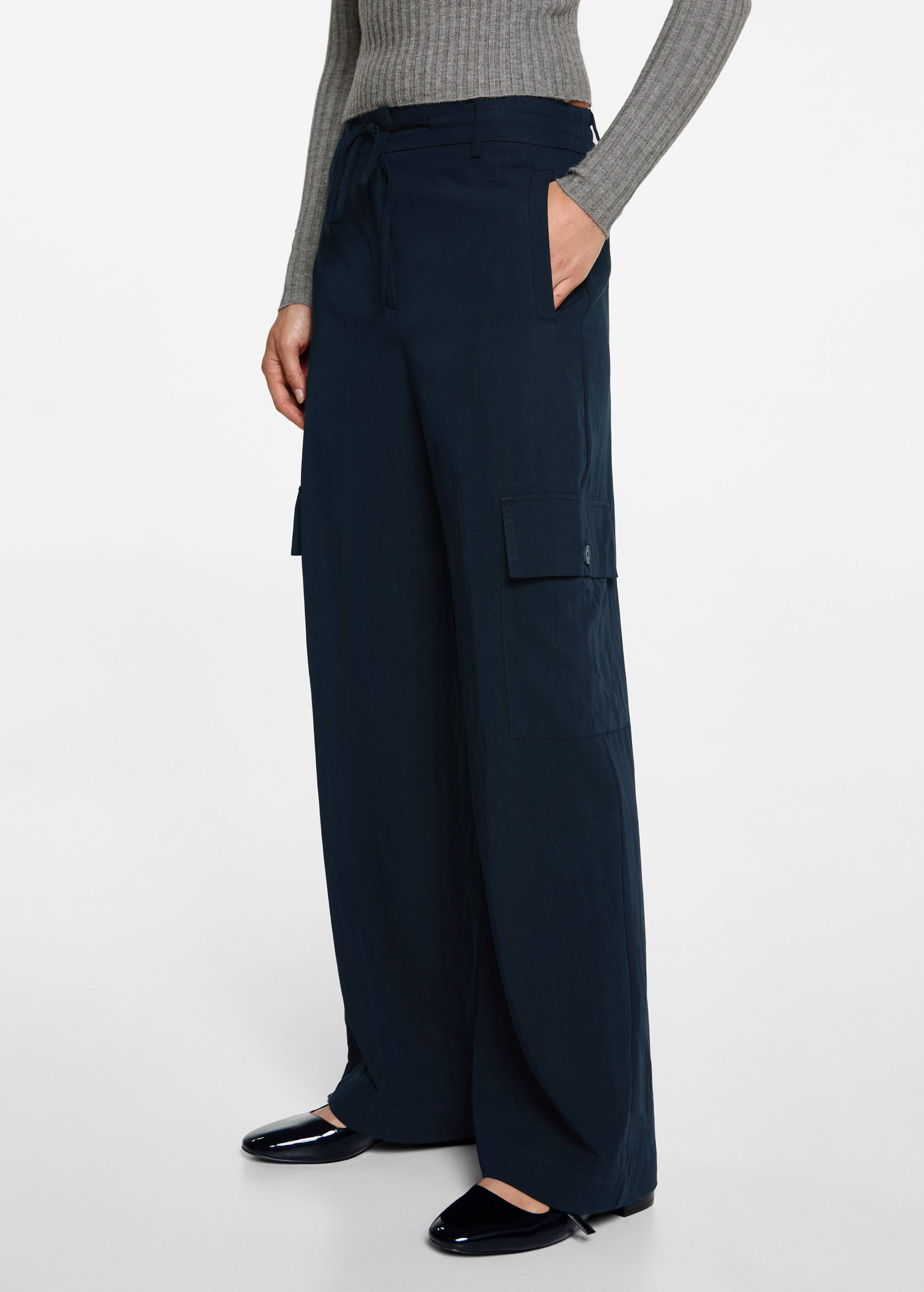 Flowy cargo trousers - Details of the article 6