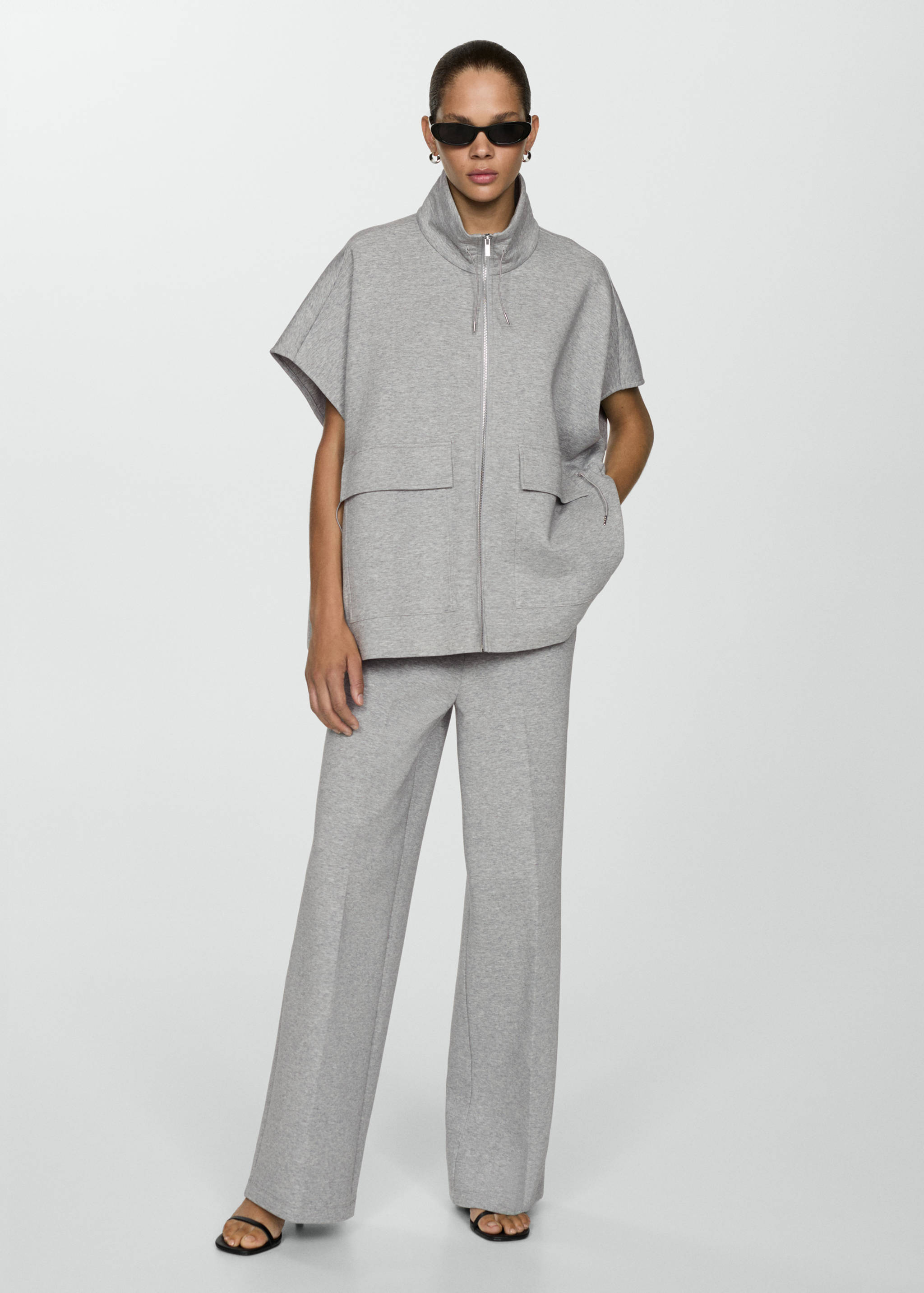 Chaqueta poncho bolsillos solapa - Plano general