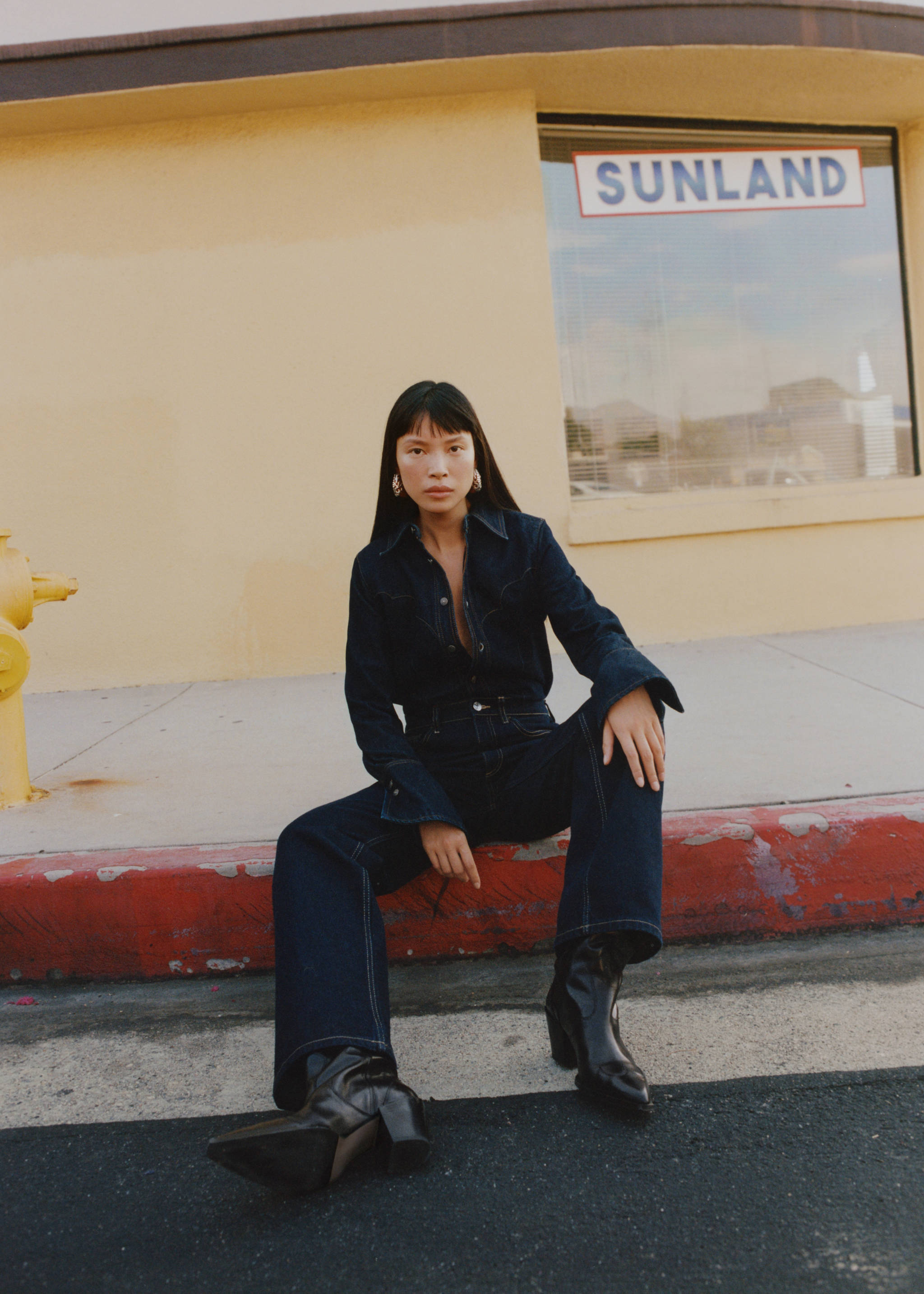 Denim shirt with seams - Details of the article 7