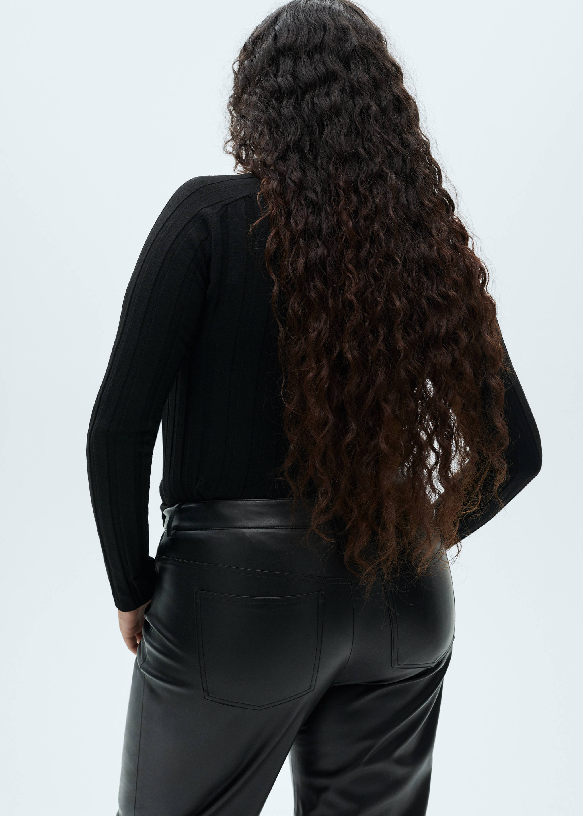 Pantalon droit cuir synthétique - Détail de l'article 4