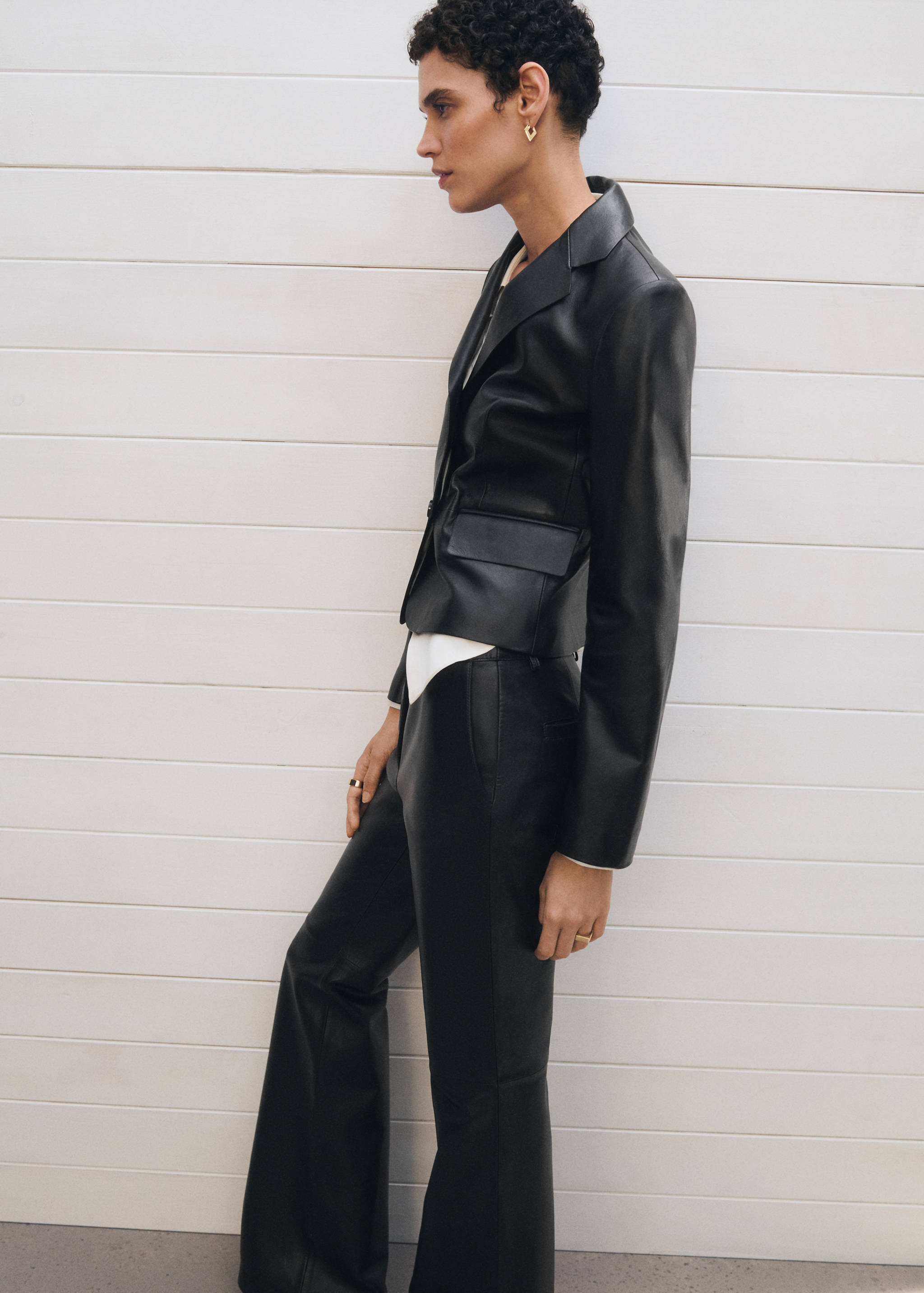 Cropped leather jacket - Details of the article 7