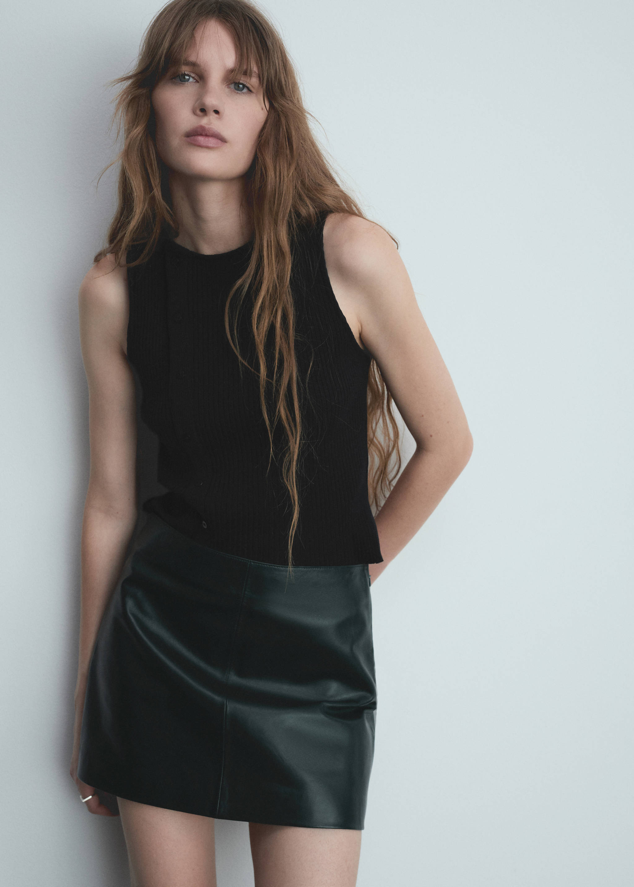 Knitted top with side buttons - Medium plane