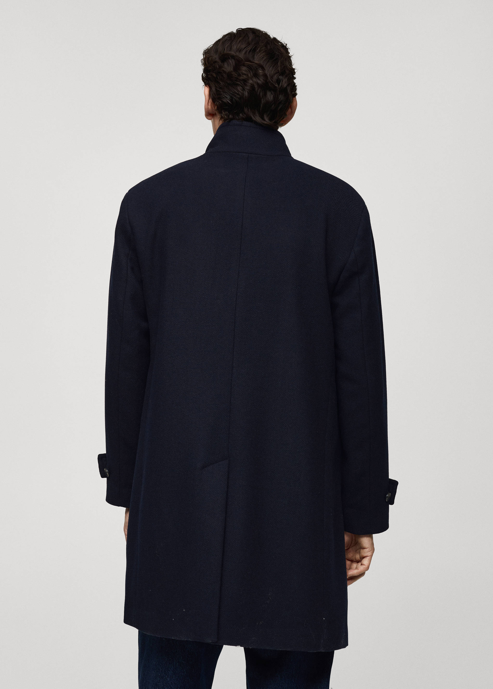 Sobretudo de lã com gola alta - Verso do artigo