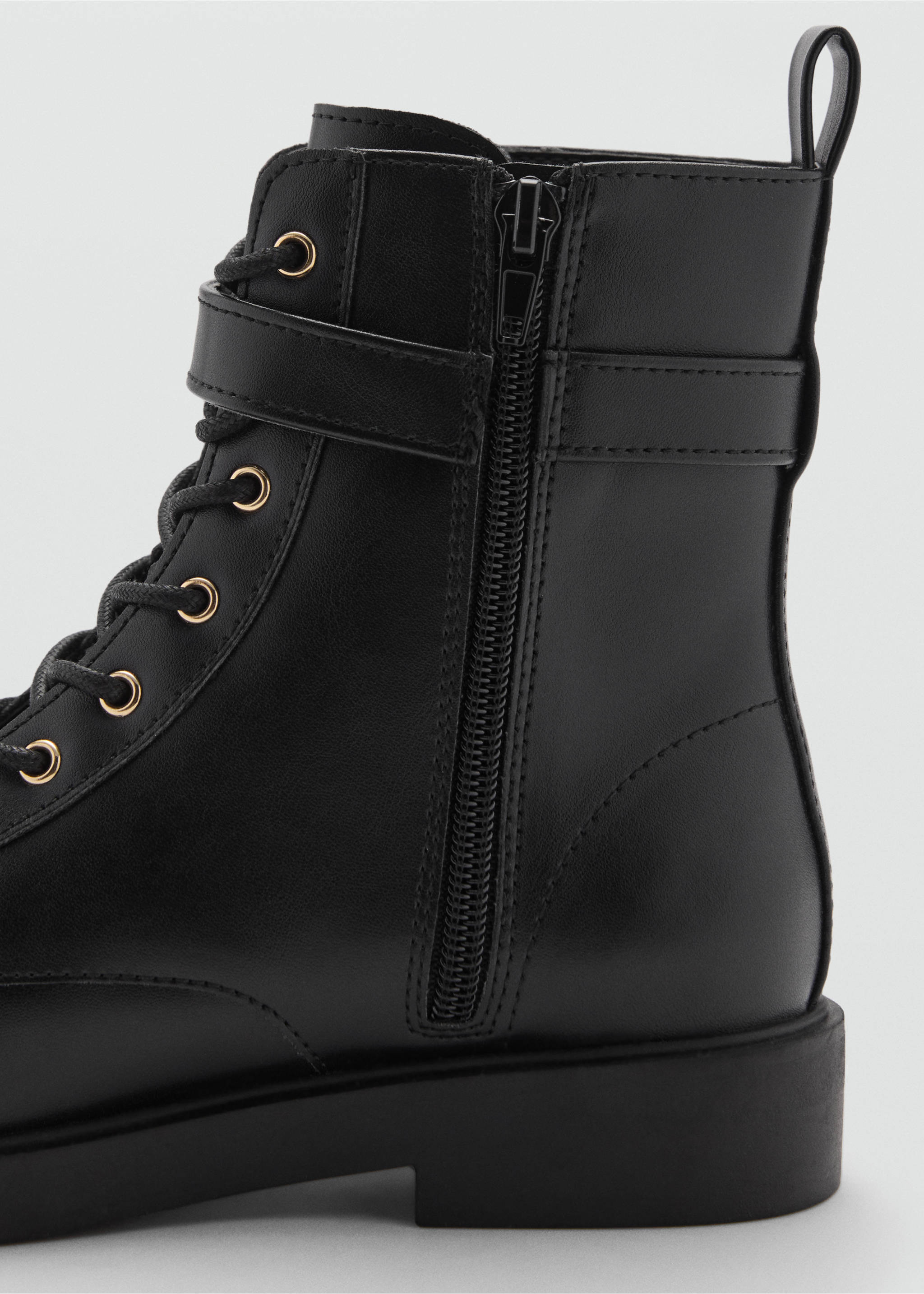 Bottines à boucle - Détail de l'article 2, Noir. Ref: 77045969-00.