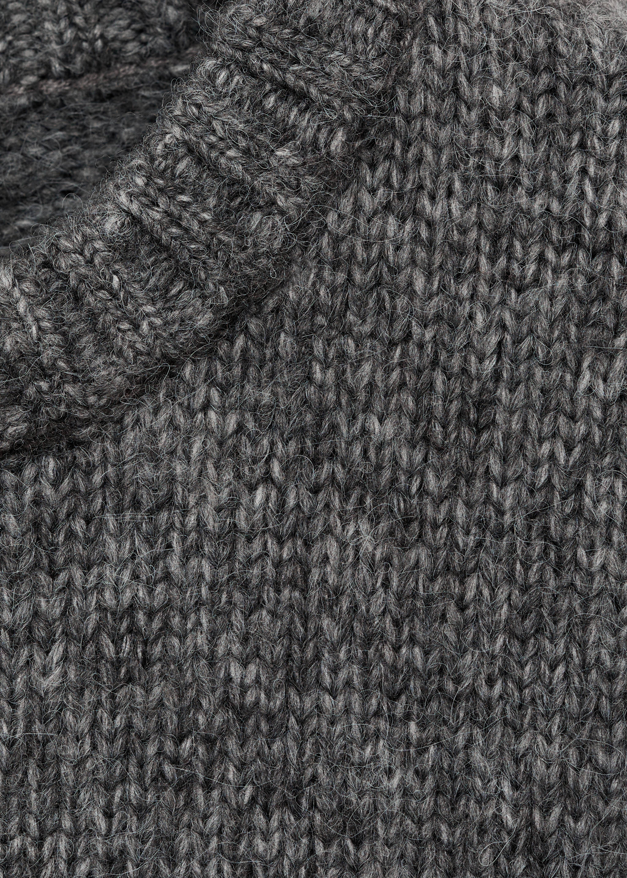 Braided sleeve sweater - Details of the article 0