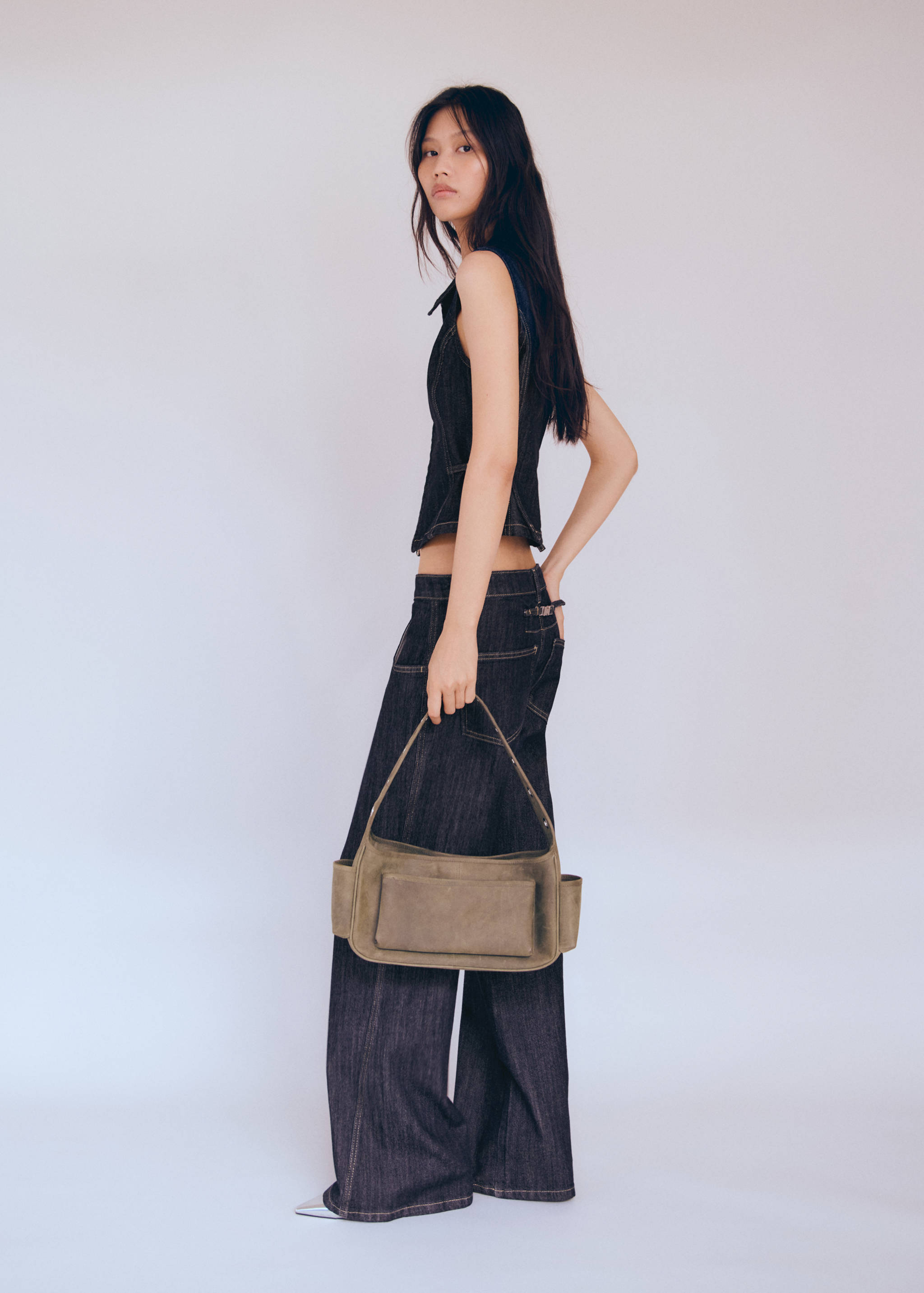 Low-rise wideleg jeans - Reverse of the article