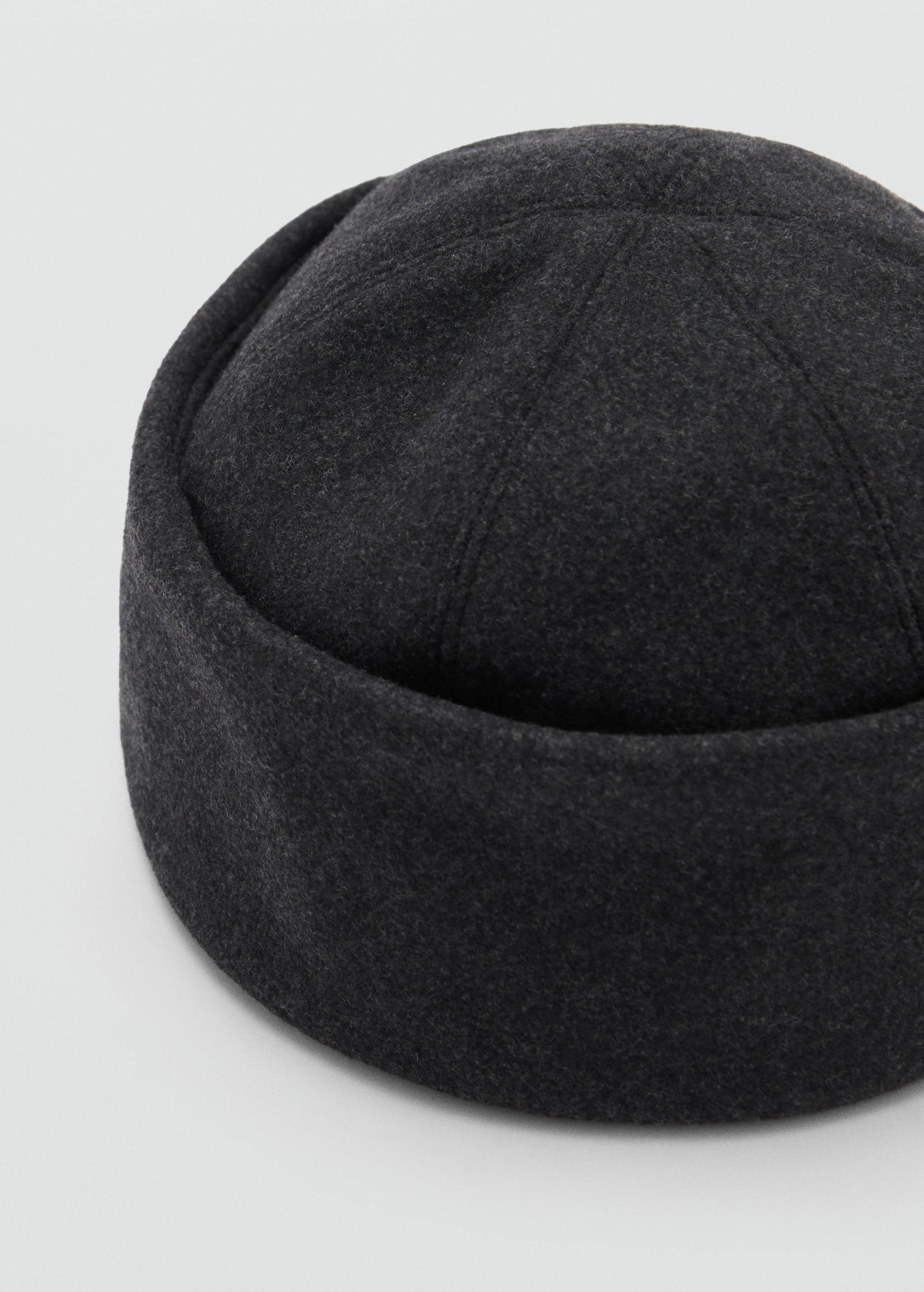 Gorro lana bajo vuelto - Plano medio