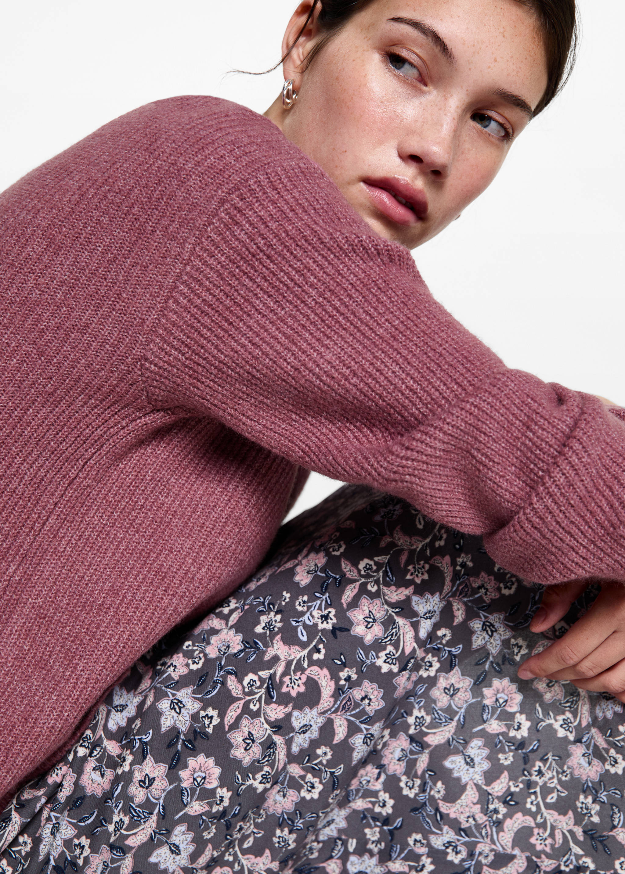 V-neck knitted cardigan - Details of the article 1