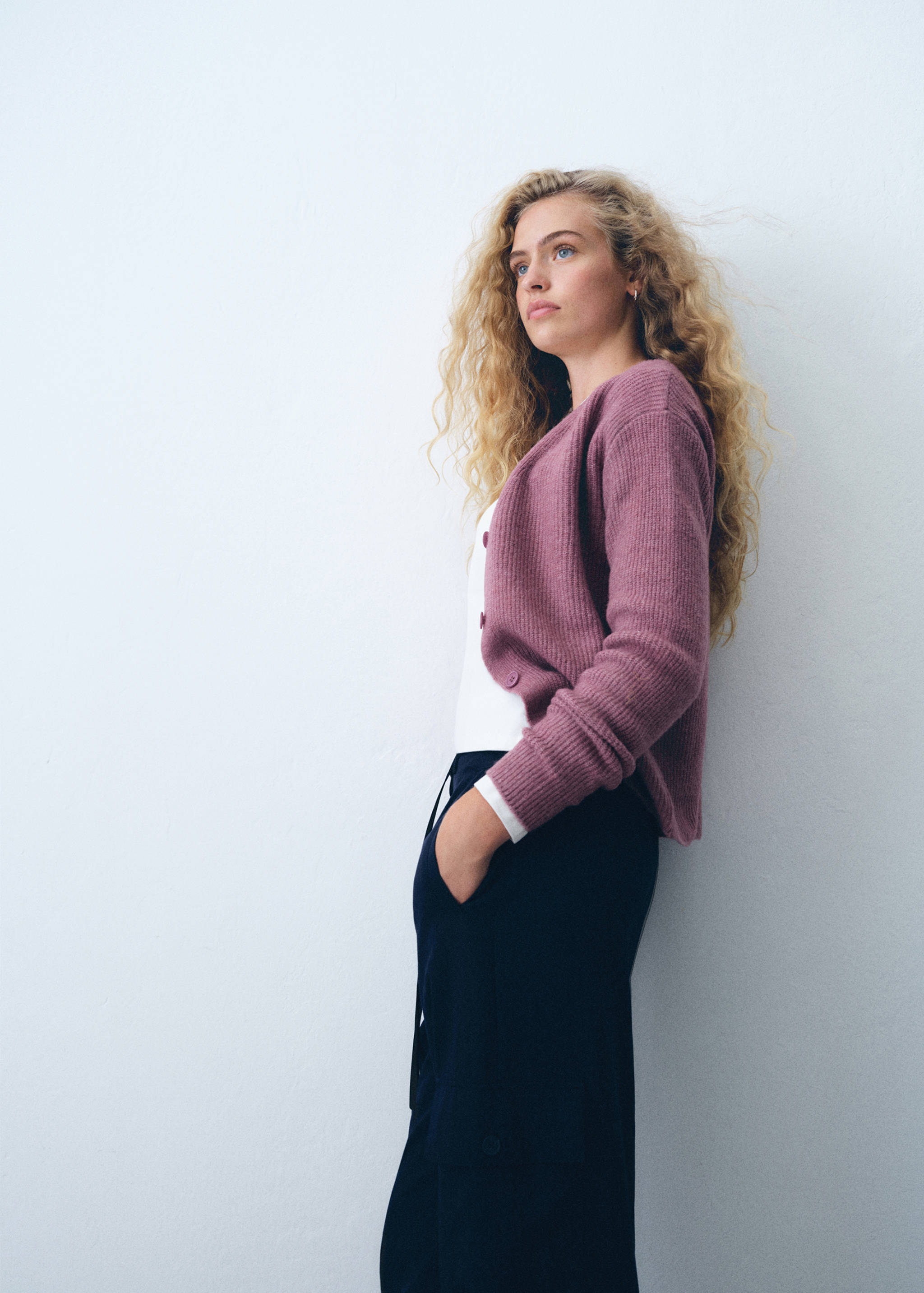 V-neck knitted cardigan - Details of the article 5