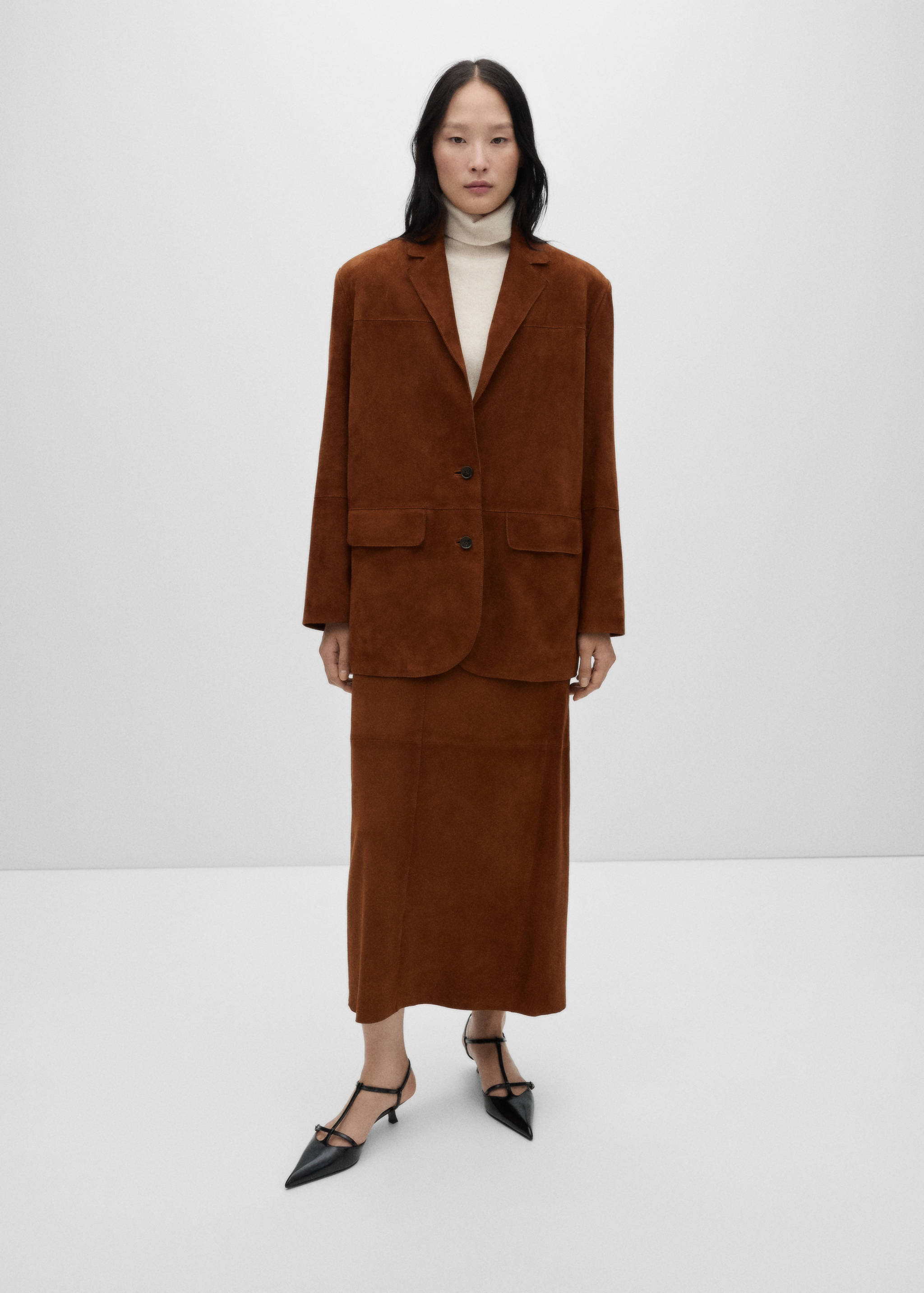 Falda ante abertura - Plano general