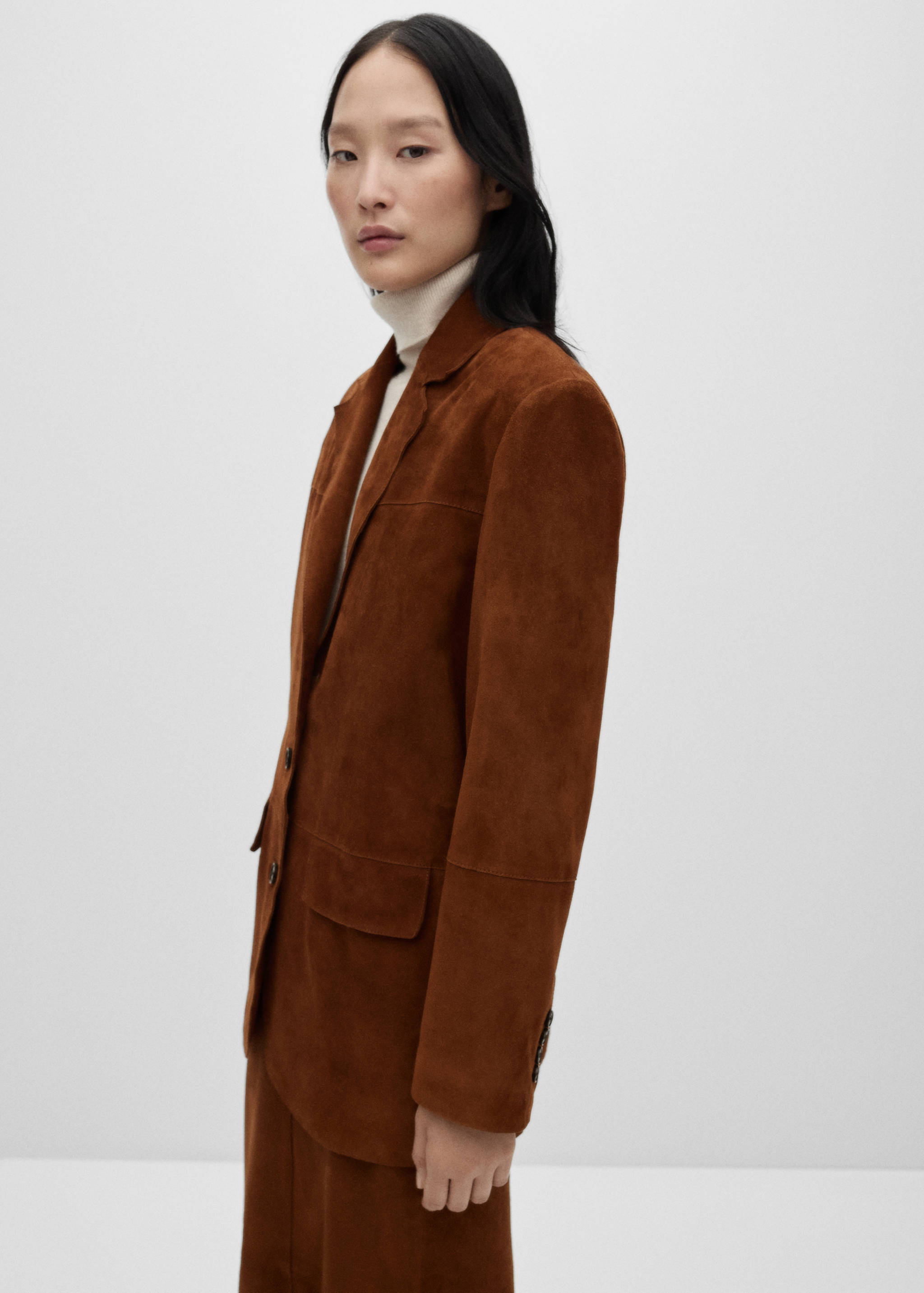 Falda ante abertura - Plano medio