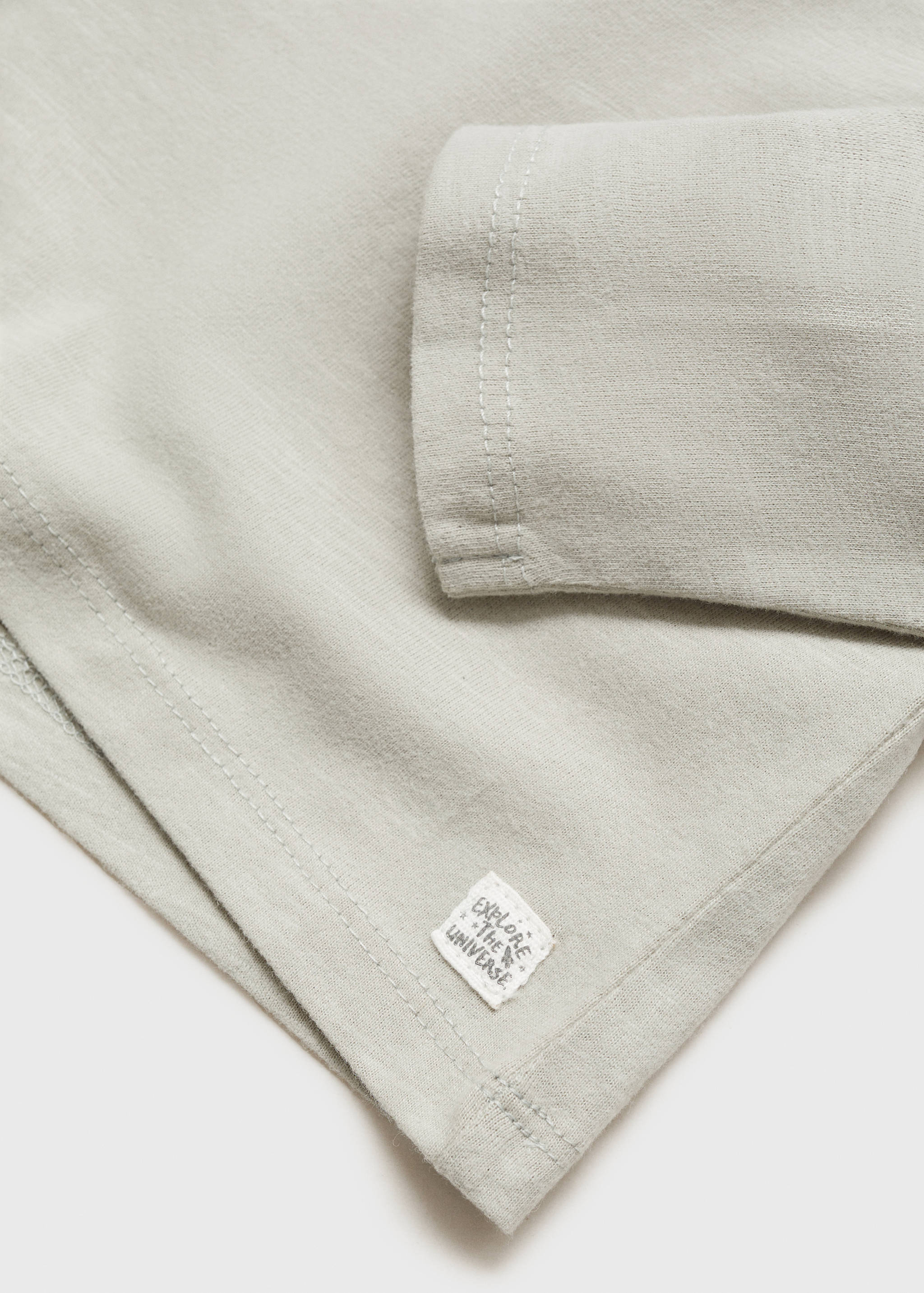 Long-sleeved t-shirt with pocket - Details of the article 0