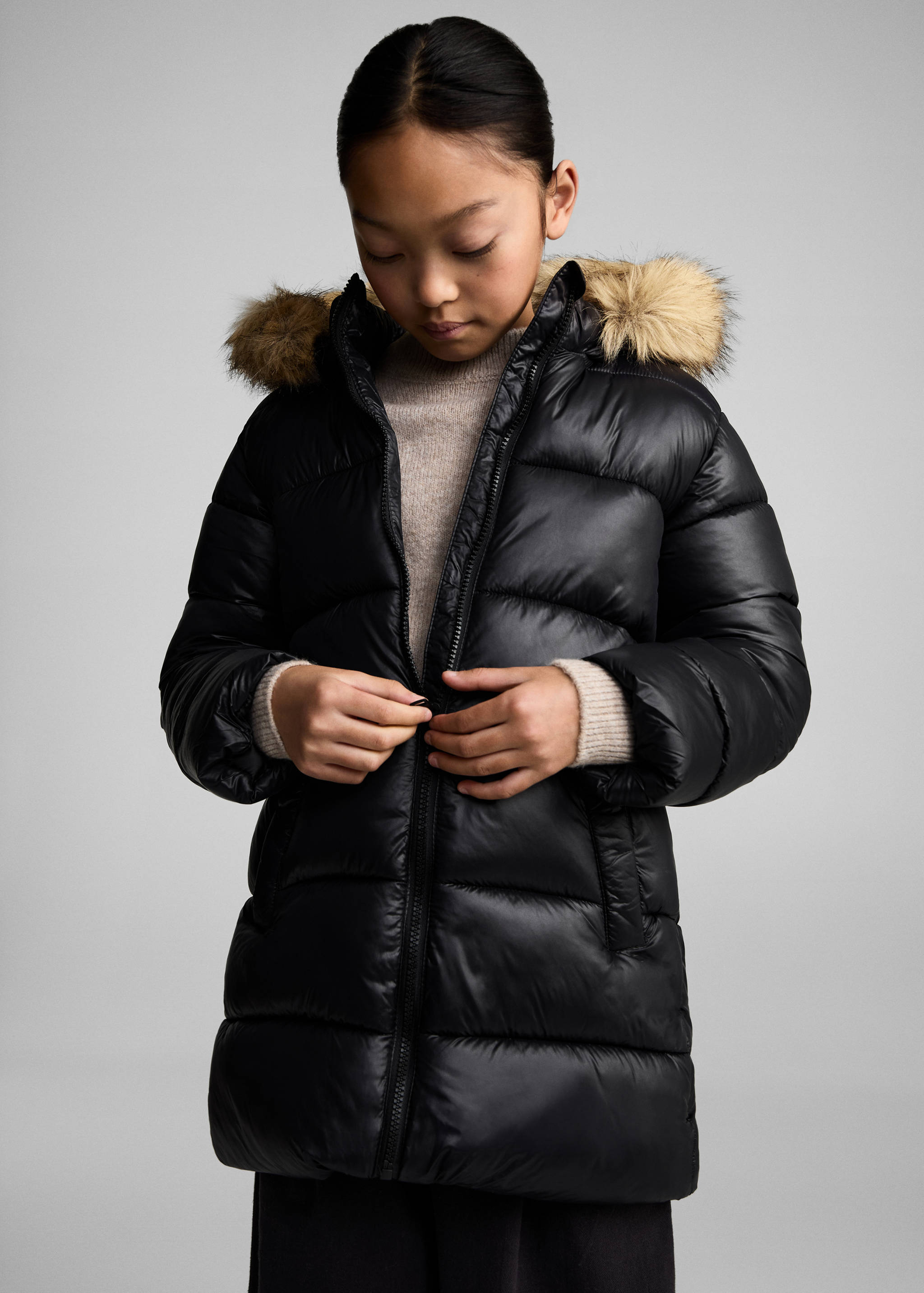 Puffer coat with fur-effect hood - Medium plane