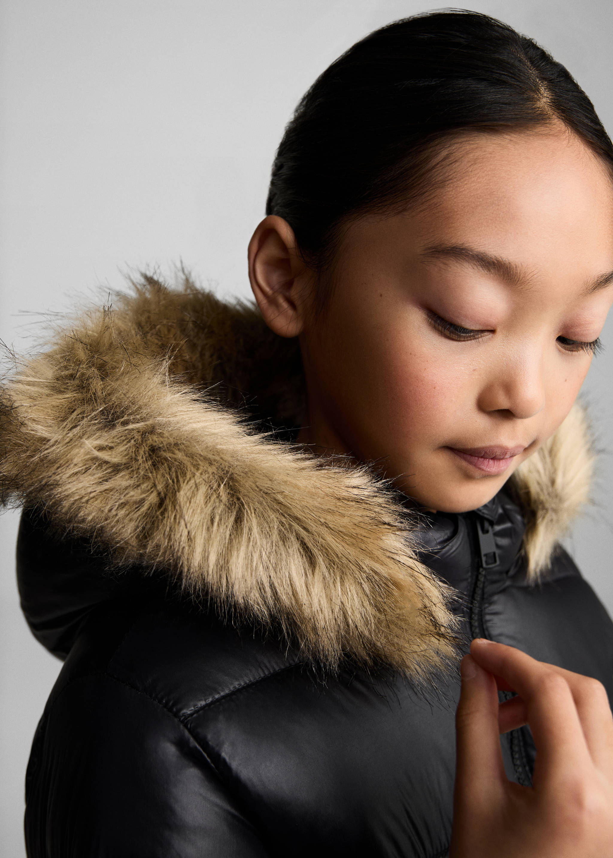 Puffer coat with fur-effect hood - Details of the article 1