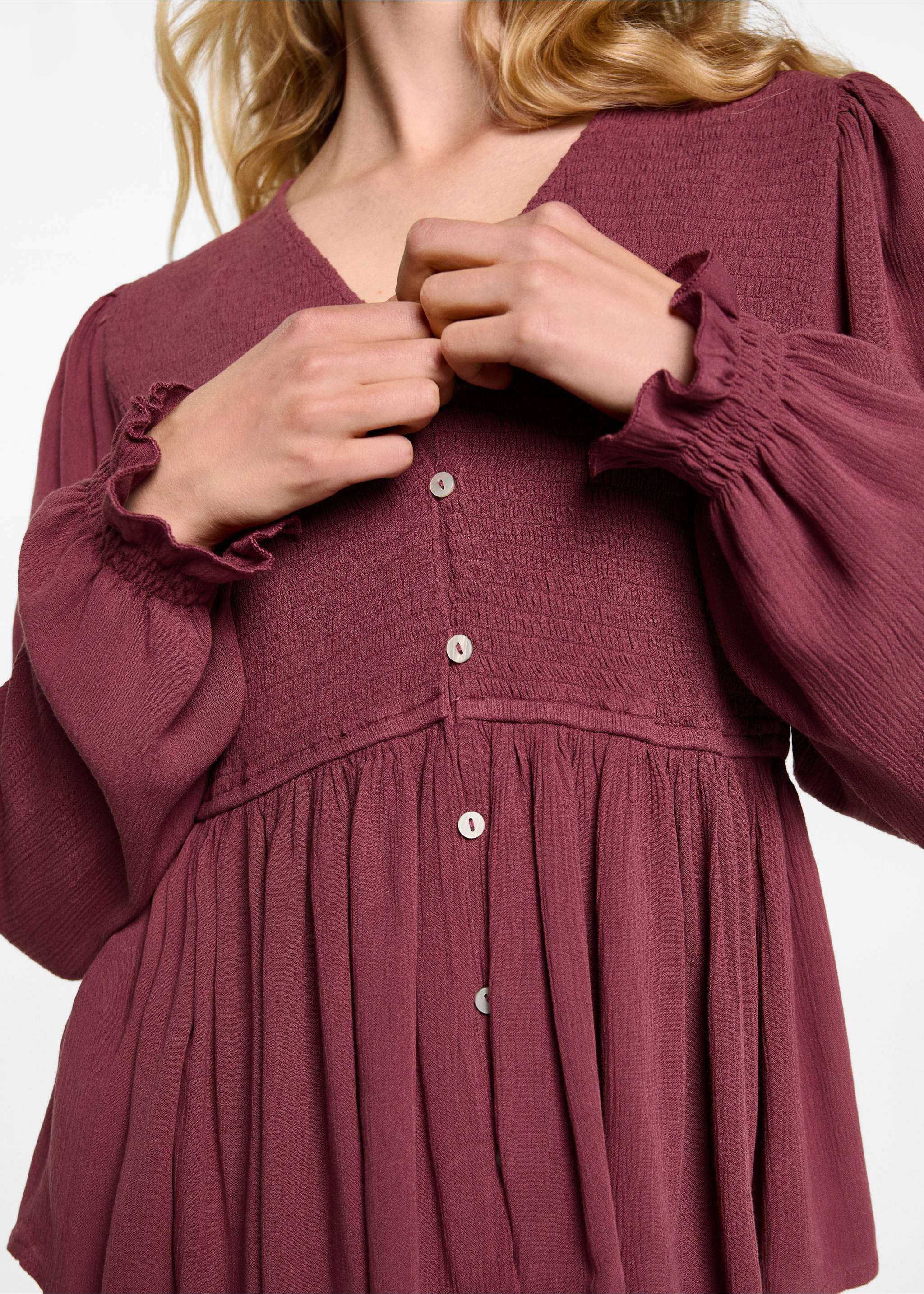 Ruched flowing blouse - Details of the article 3, Wine. Ref: 77047672-00.