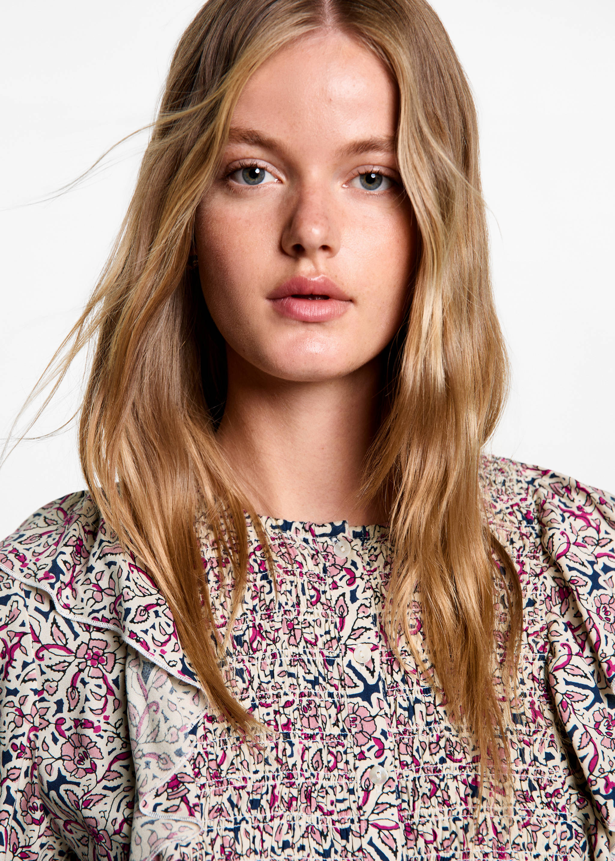 Frilled-sleeve ruched blouse - Details of the article 1