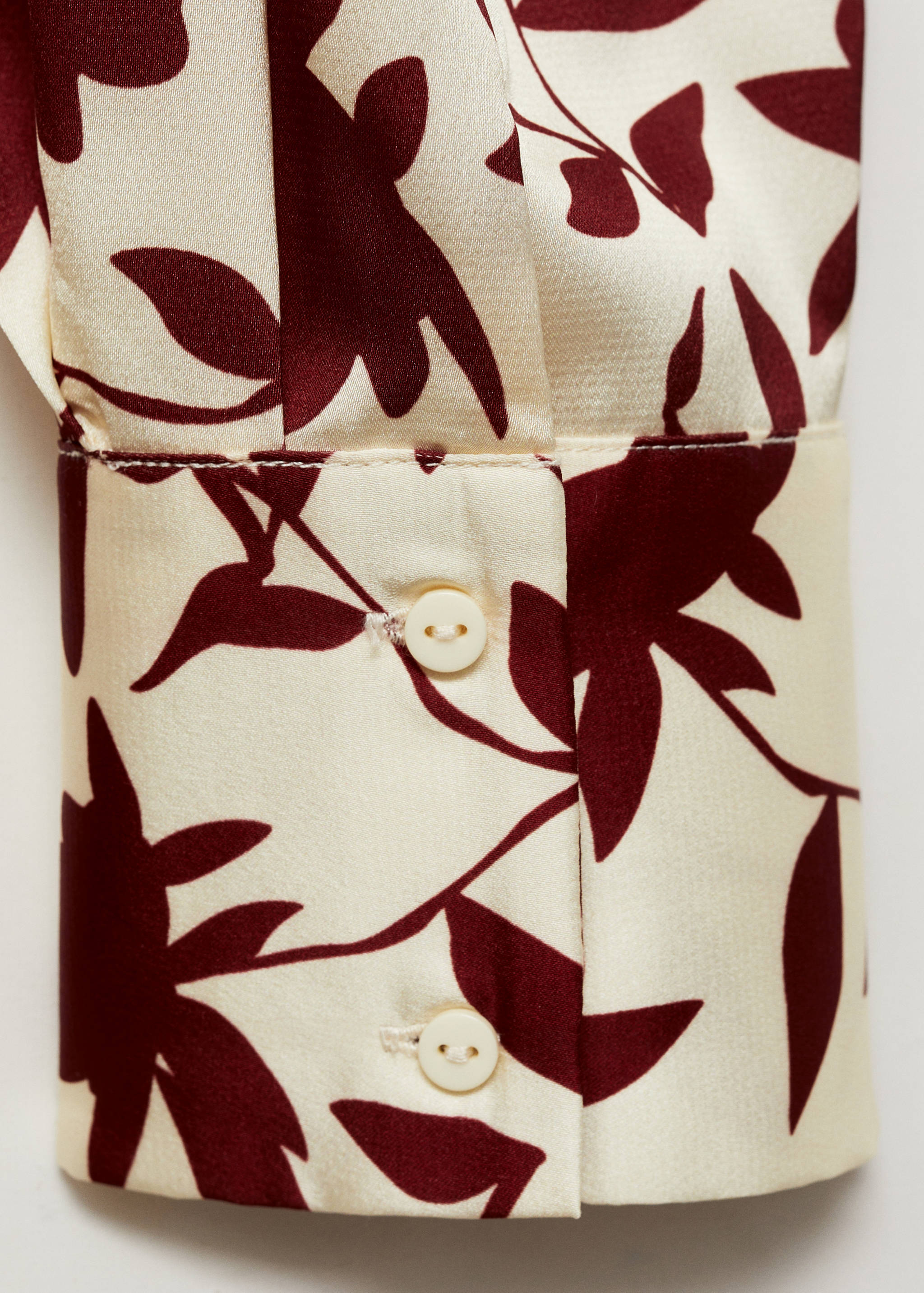 Рубашка с цветочным принтом - Деталь изделия 0