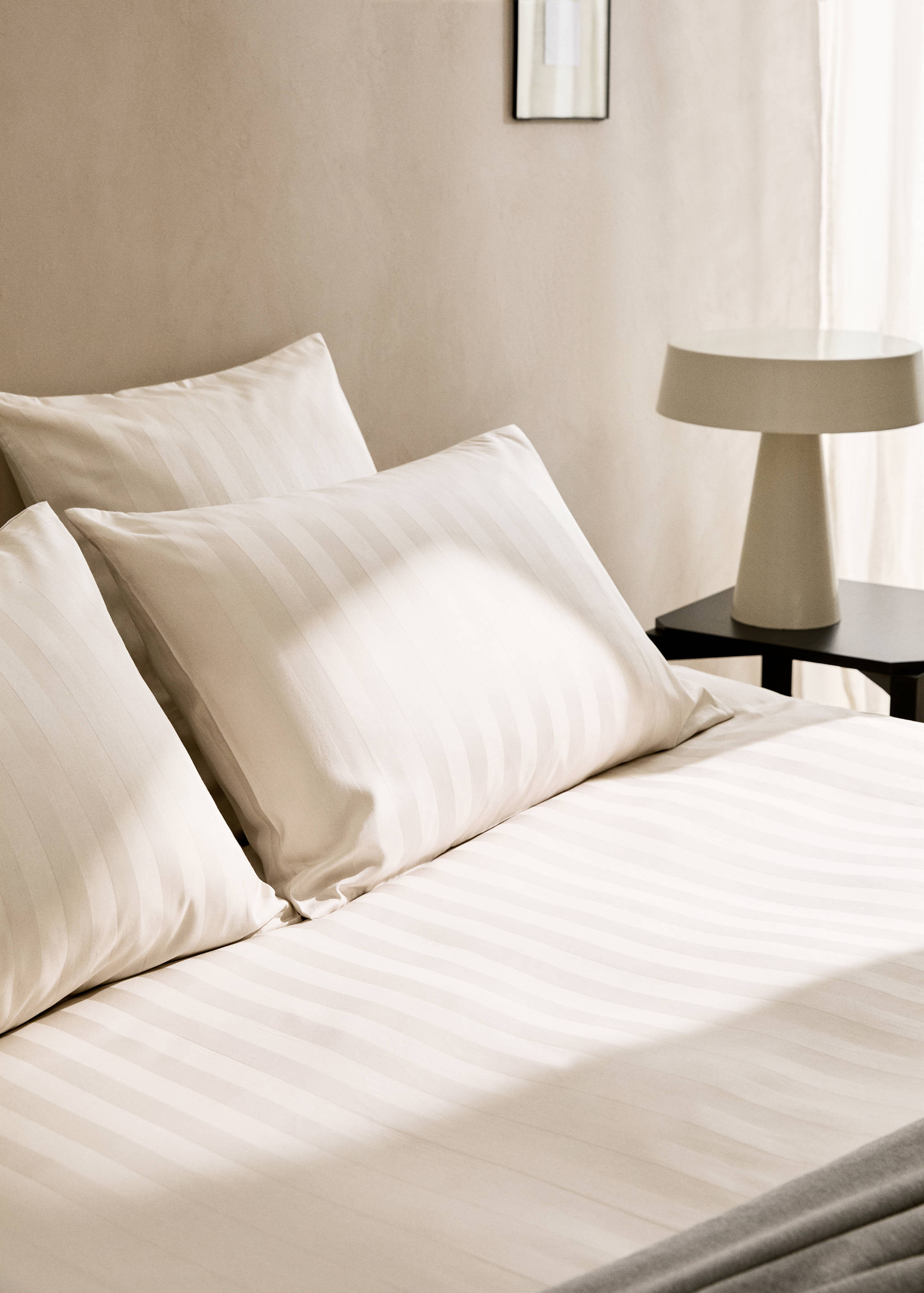 Satin cotton jacquard striped duvet cover King bed - Details of the article 7