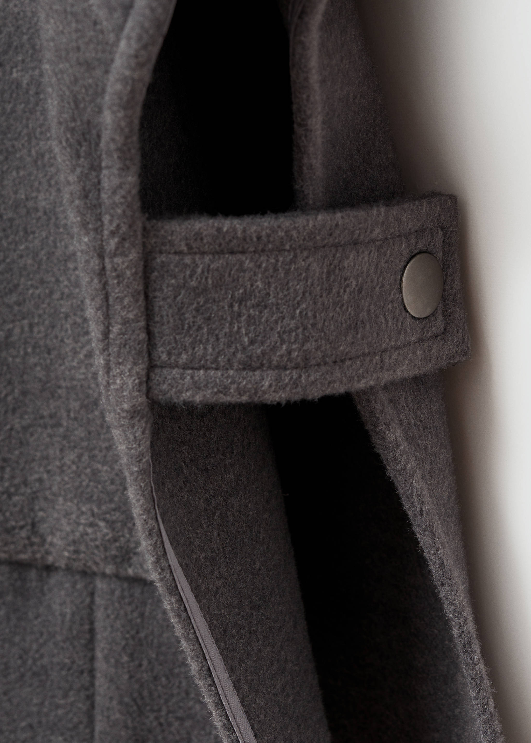 Cape jacket with buttons - Details of the article 8