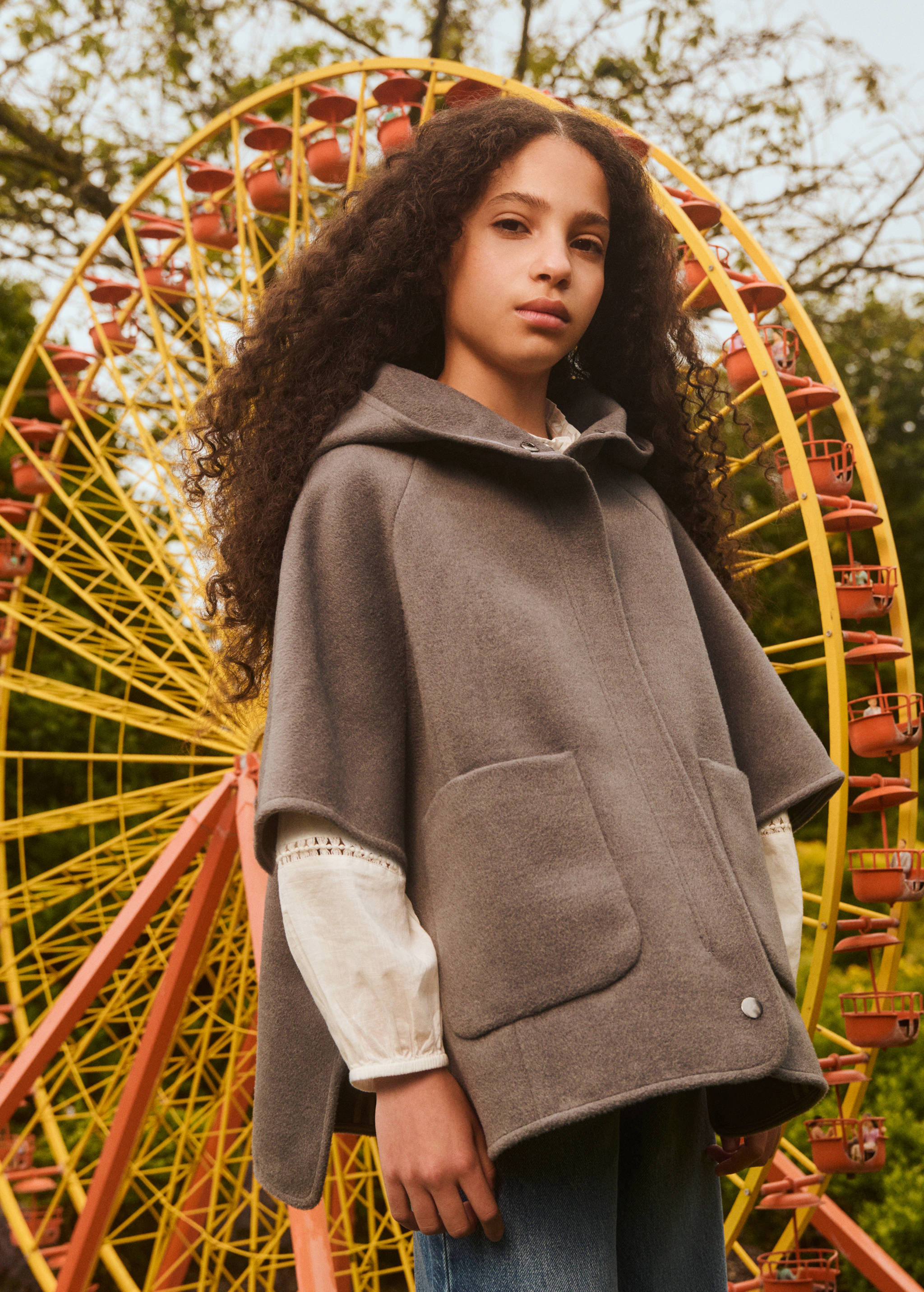 Cape jacket with buttons - Details of the article 5