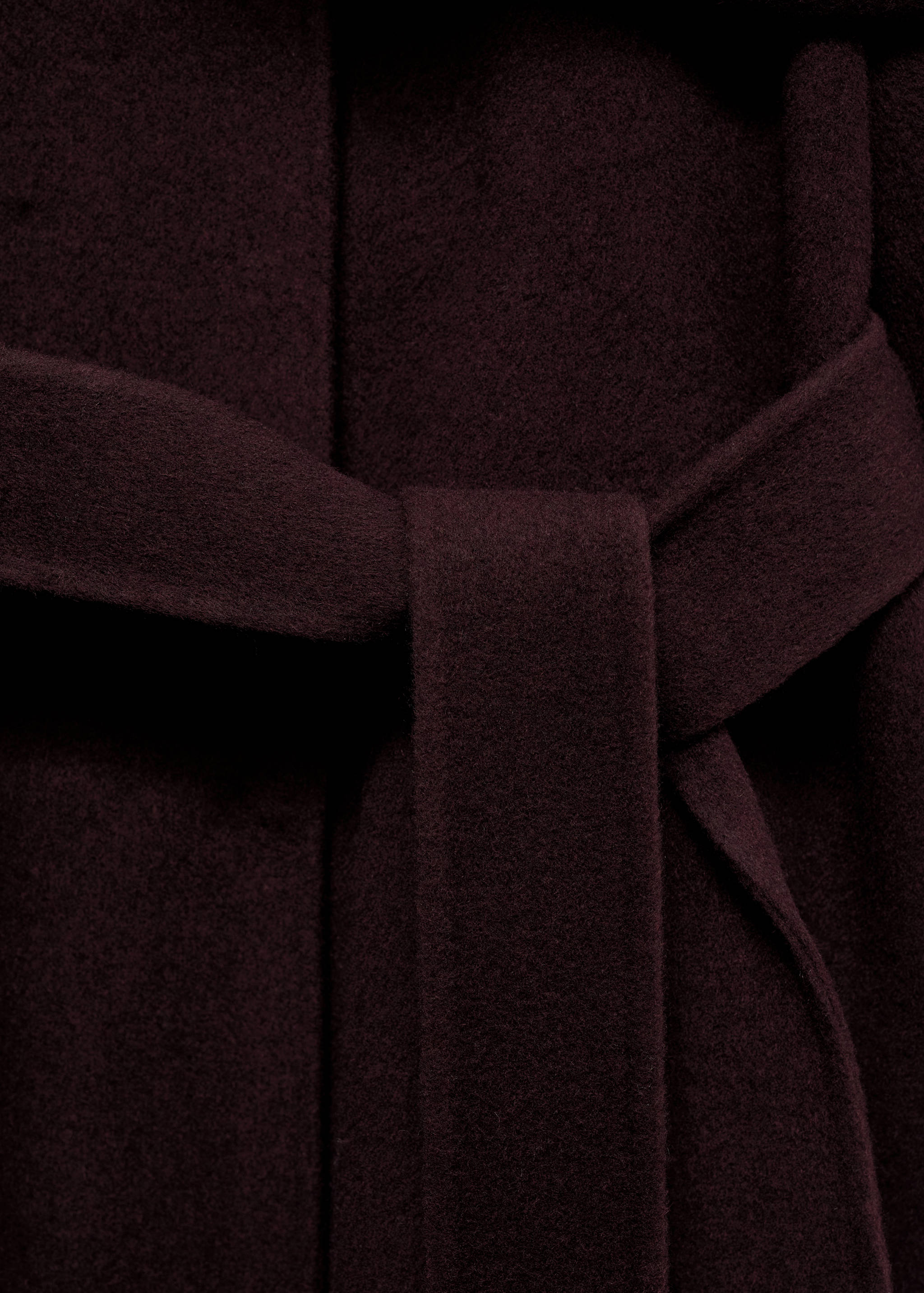 Wool coat with detachable scarf - Details of the article 8