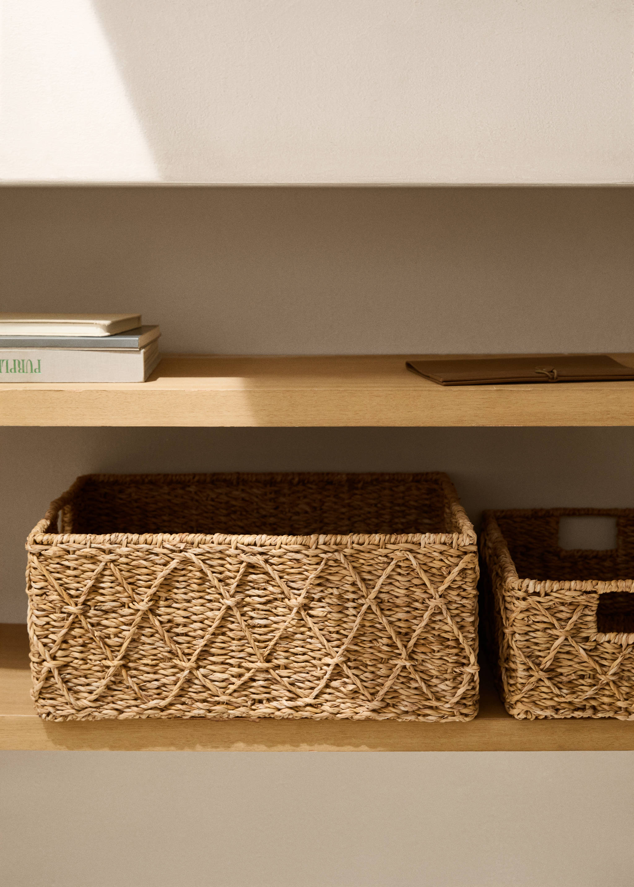 Kurv med relieff, 45x35 cm - Total bildeutsnitt